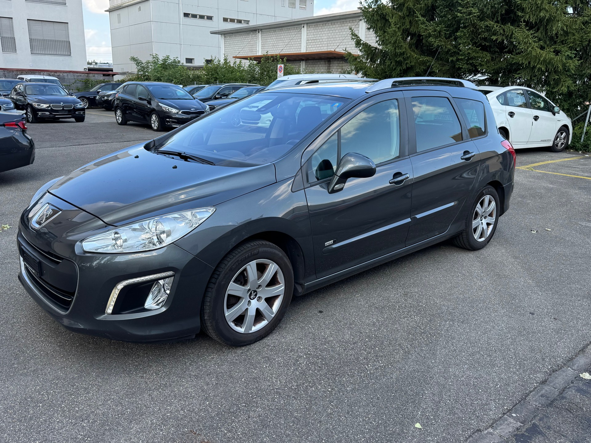 PEUGEOT 308 SW 1.6 HDI Active 7 Sitze