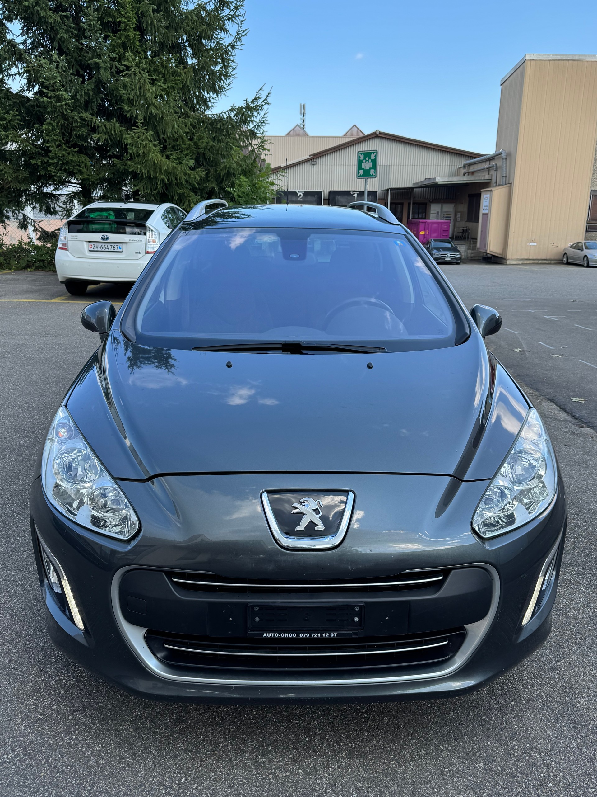 PEUGEOT 308 SW 1.6 HDI Active 7 Sitze-image-4