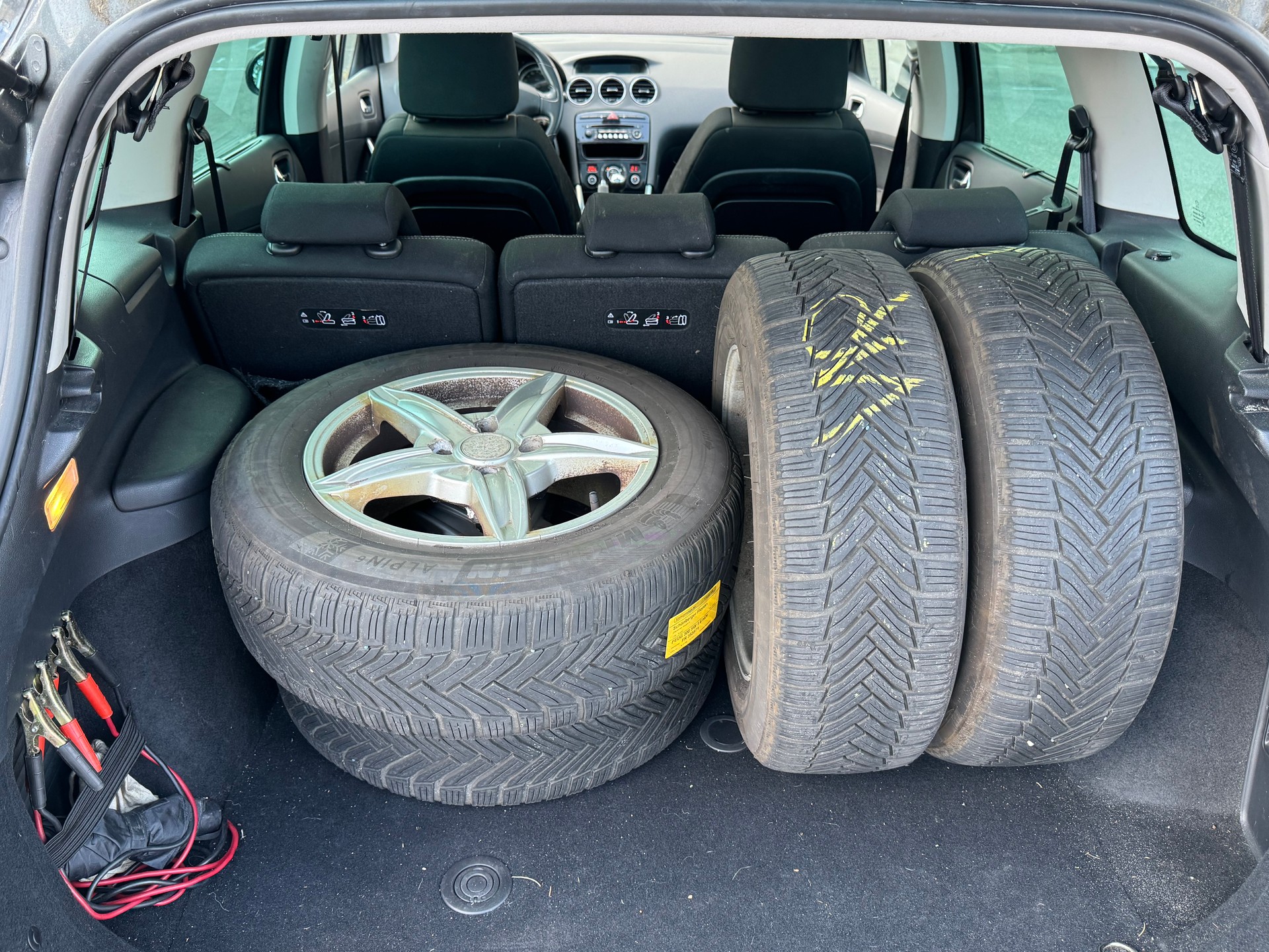 PEUGEOT 308 SW 1.6 HDI Active 7 Sitze-image-13
