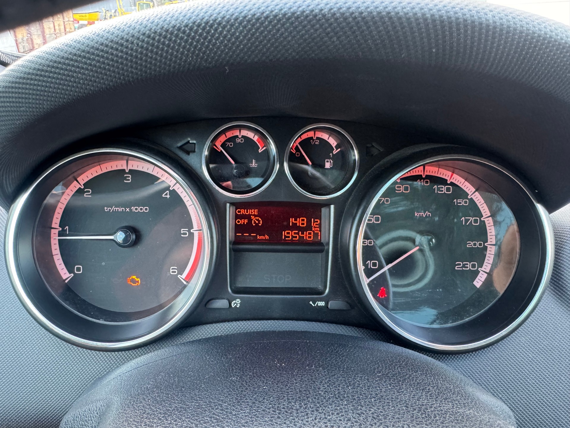 PEUGEOT 308 SW 1.6 HDI Active 7 Sitze-image-12