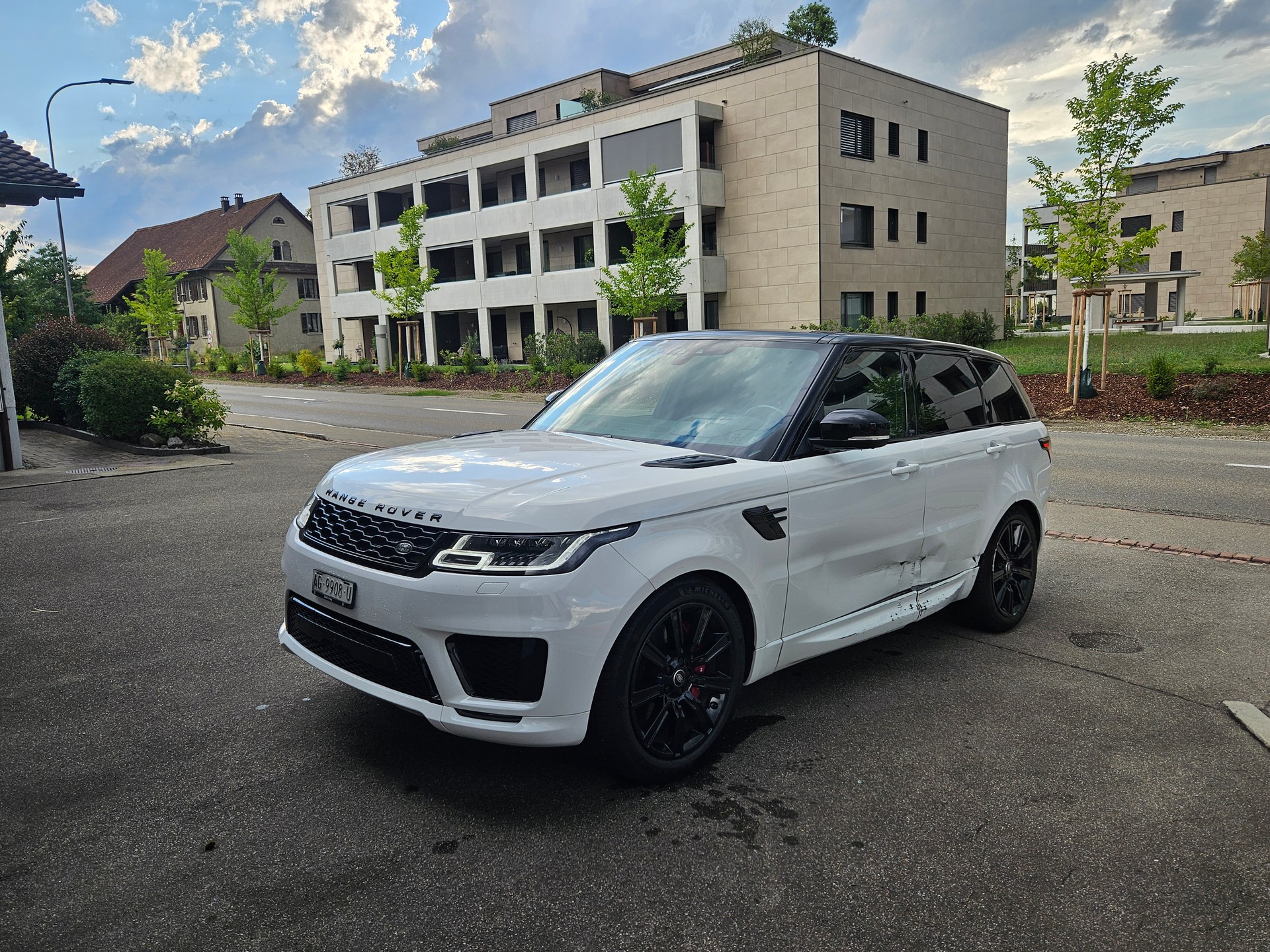 LAND ROVER Range Rover Sport P400e 2.0 I4 PHEV HSE Dynamic Aut.-image-1