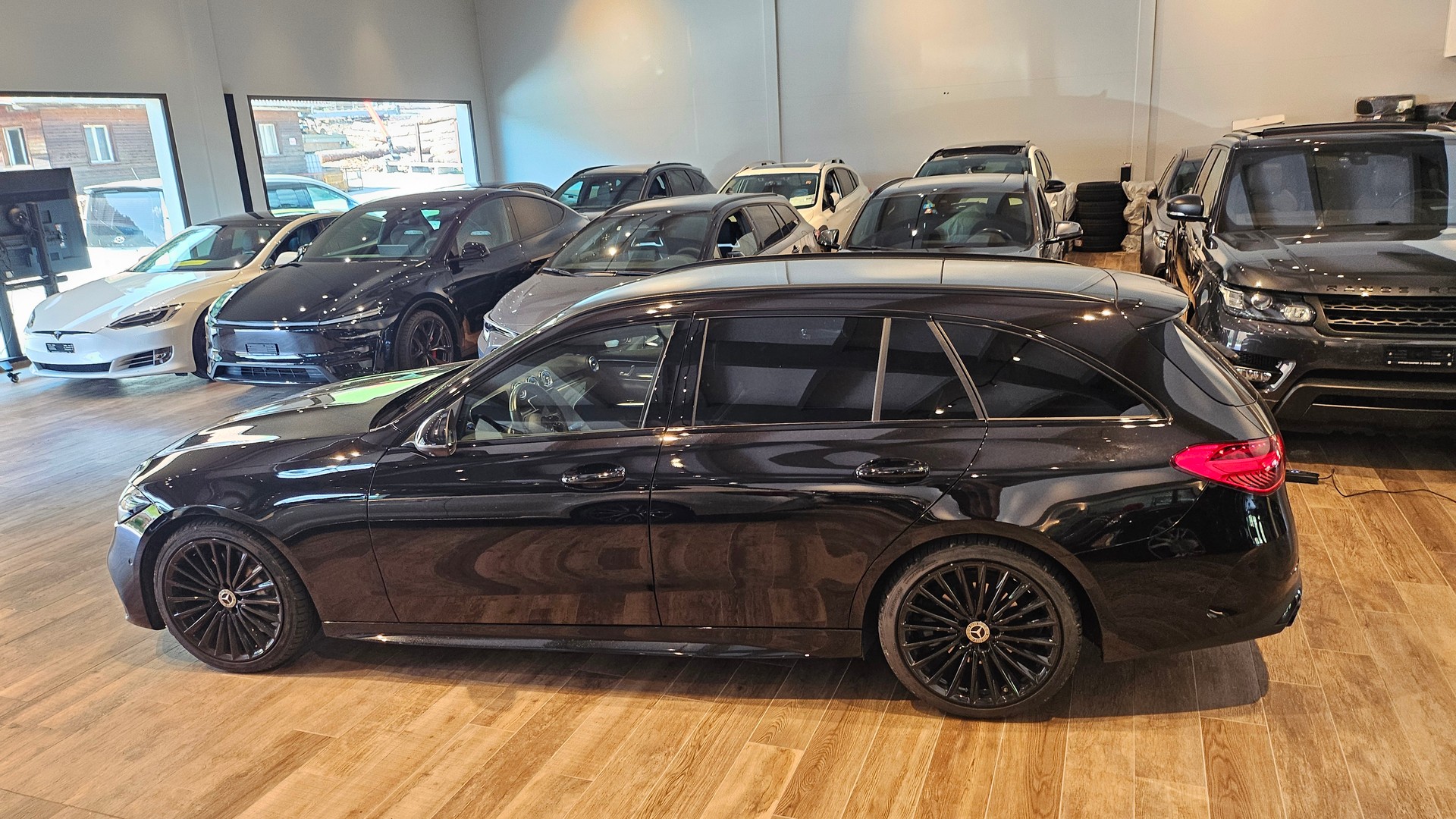 MERCEDES-BENZ C 220 d T 4Matic AMG Line Black Paket Top Ausstattung-image-14