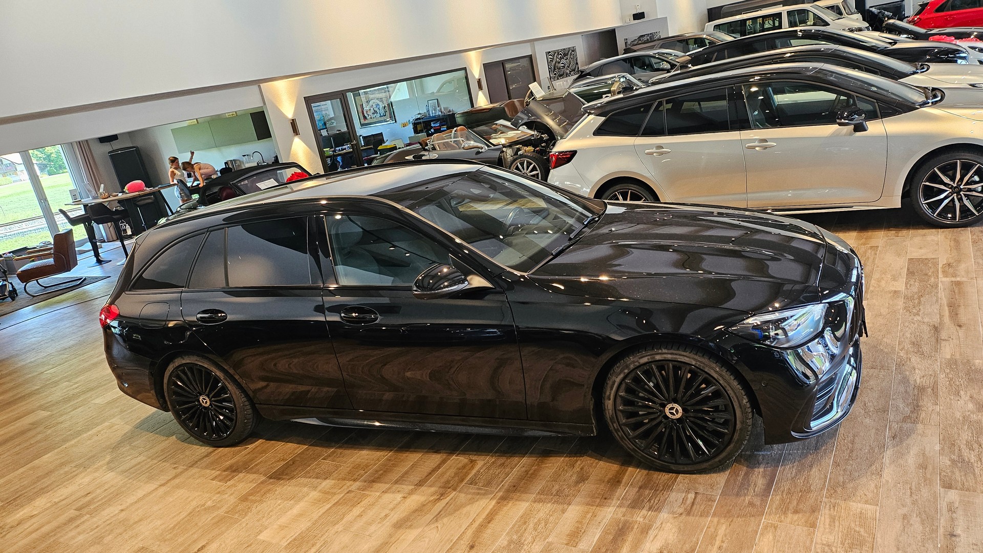 MERCEDES-BENZ C 220 d T 4Matic AMG Line Black Paket Top Ausstattung-image-7