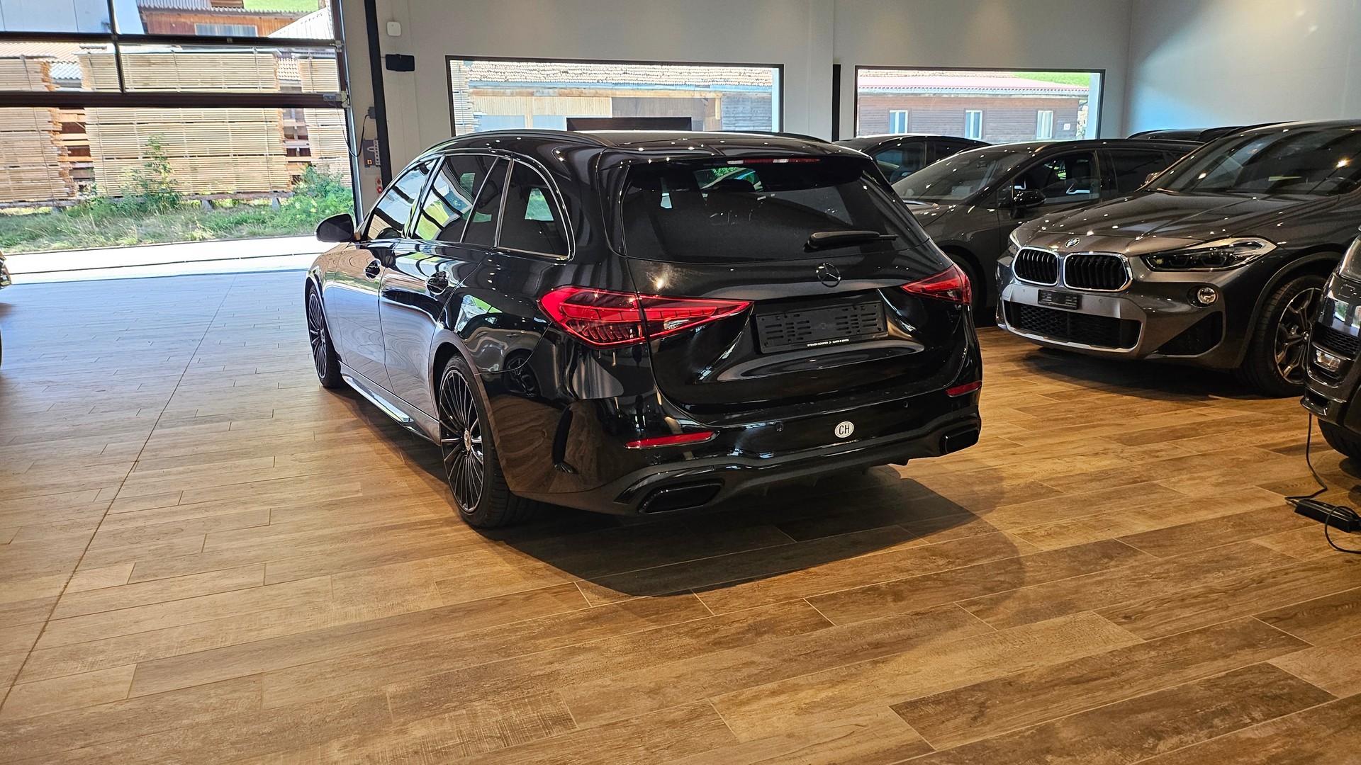 MERCEDES-BENZ C 220 d T 4Matic AMG Line Black Paket Top Ausstattung-image-12