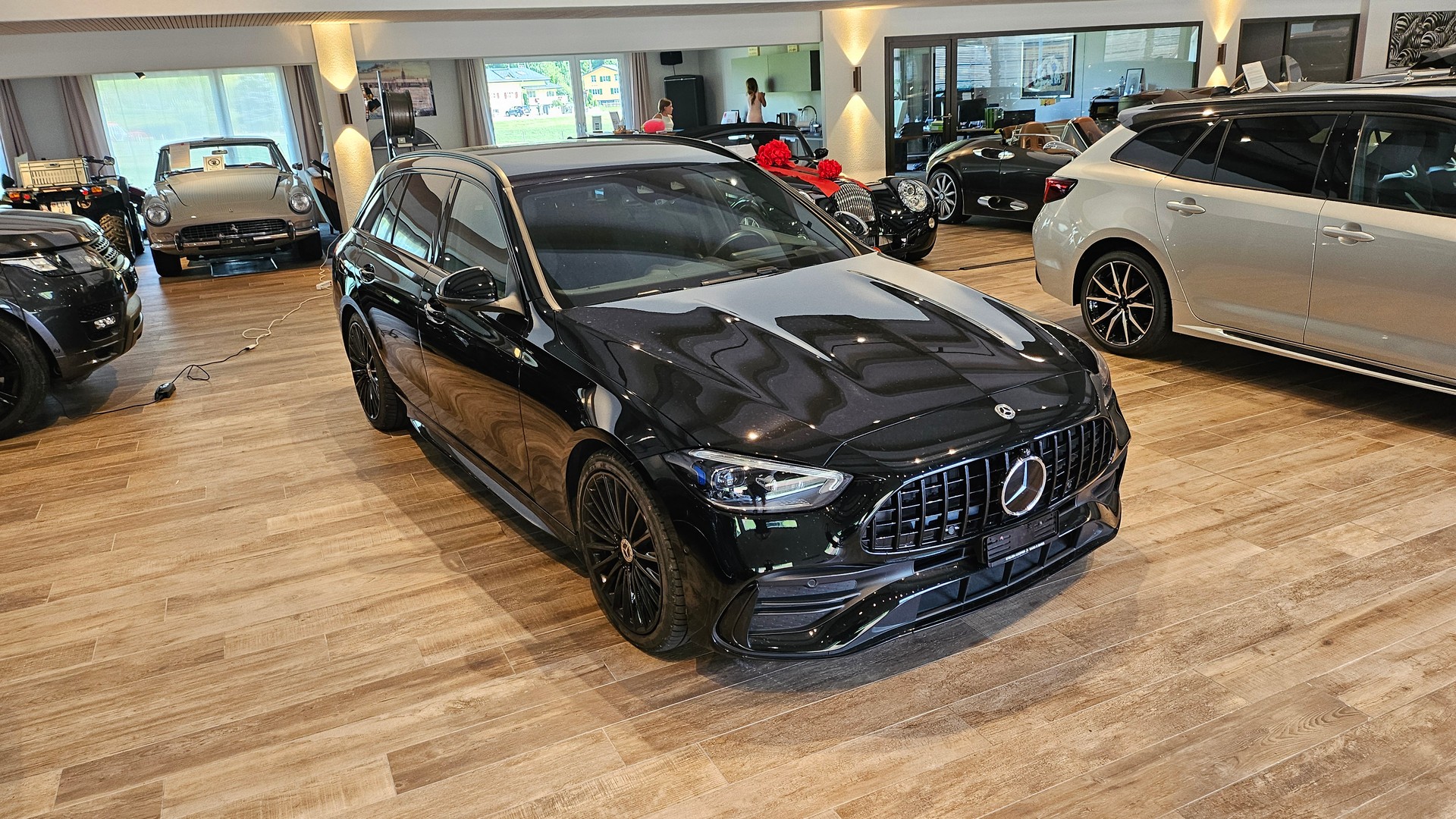 MERCEDES-BENZ C 220 d T 4Matic AMG Line Black Paket Top Ausstattung-image-5