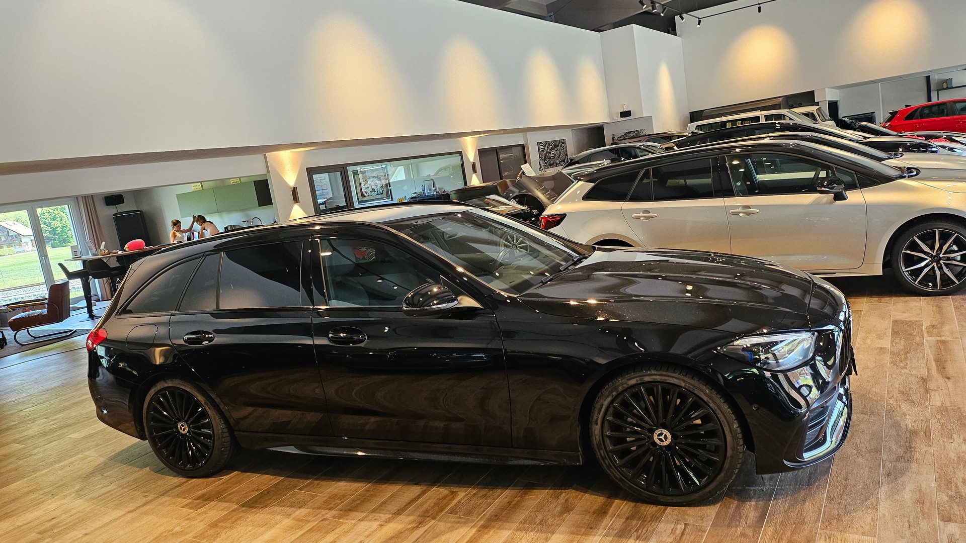 MERCEDES-BENZ C 220 d T 4Matic AMG Line Black Paket Top Ausstattung-image-6