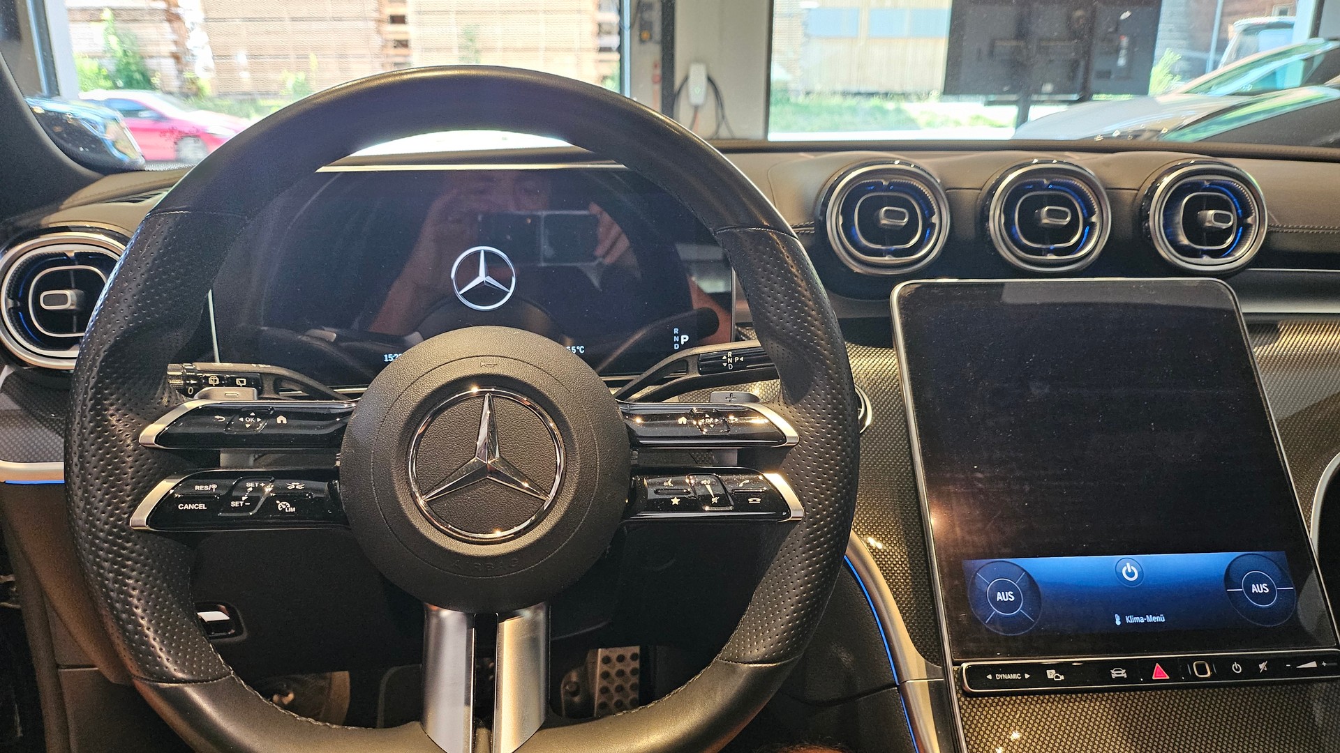MERCEDES-BENZ C 220 d T 4Matic AMG Line Black Paket Top Ausstattung-image-18