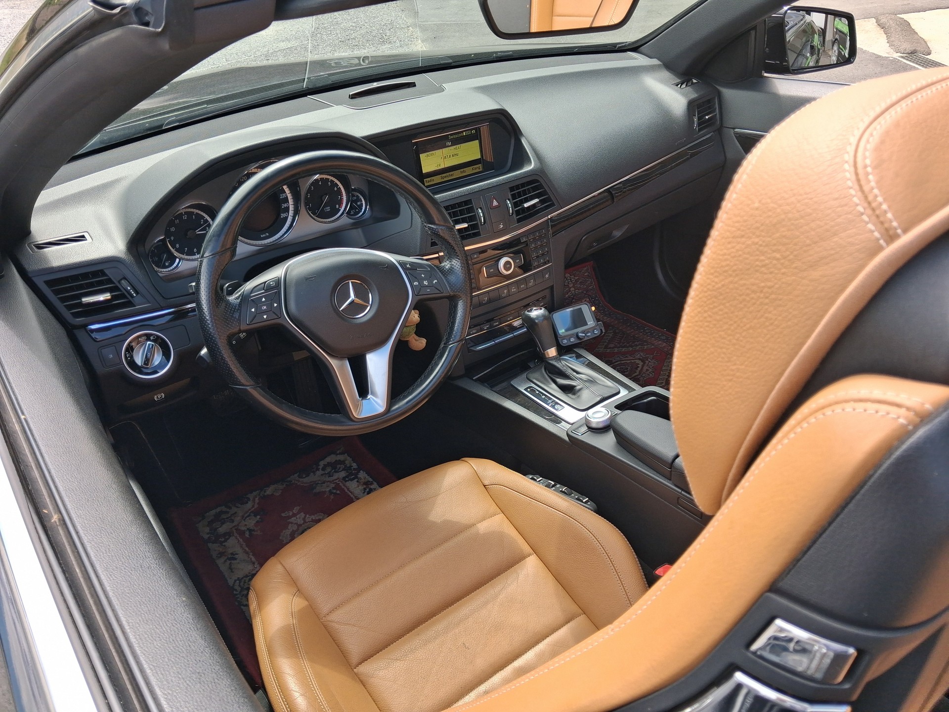 MERCEDES-BENZ E 250 CGI BlueEfficiency 7G-Tronic-image-7