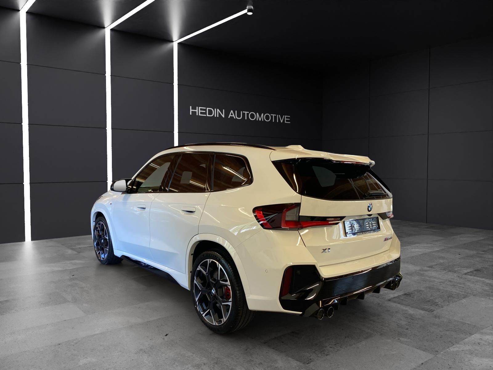 BMW X1 M35i-showroom-element-2