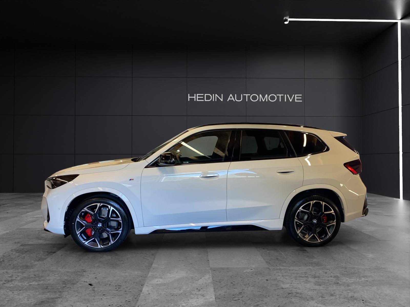 BMW X1 M35i-showroom-element-1