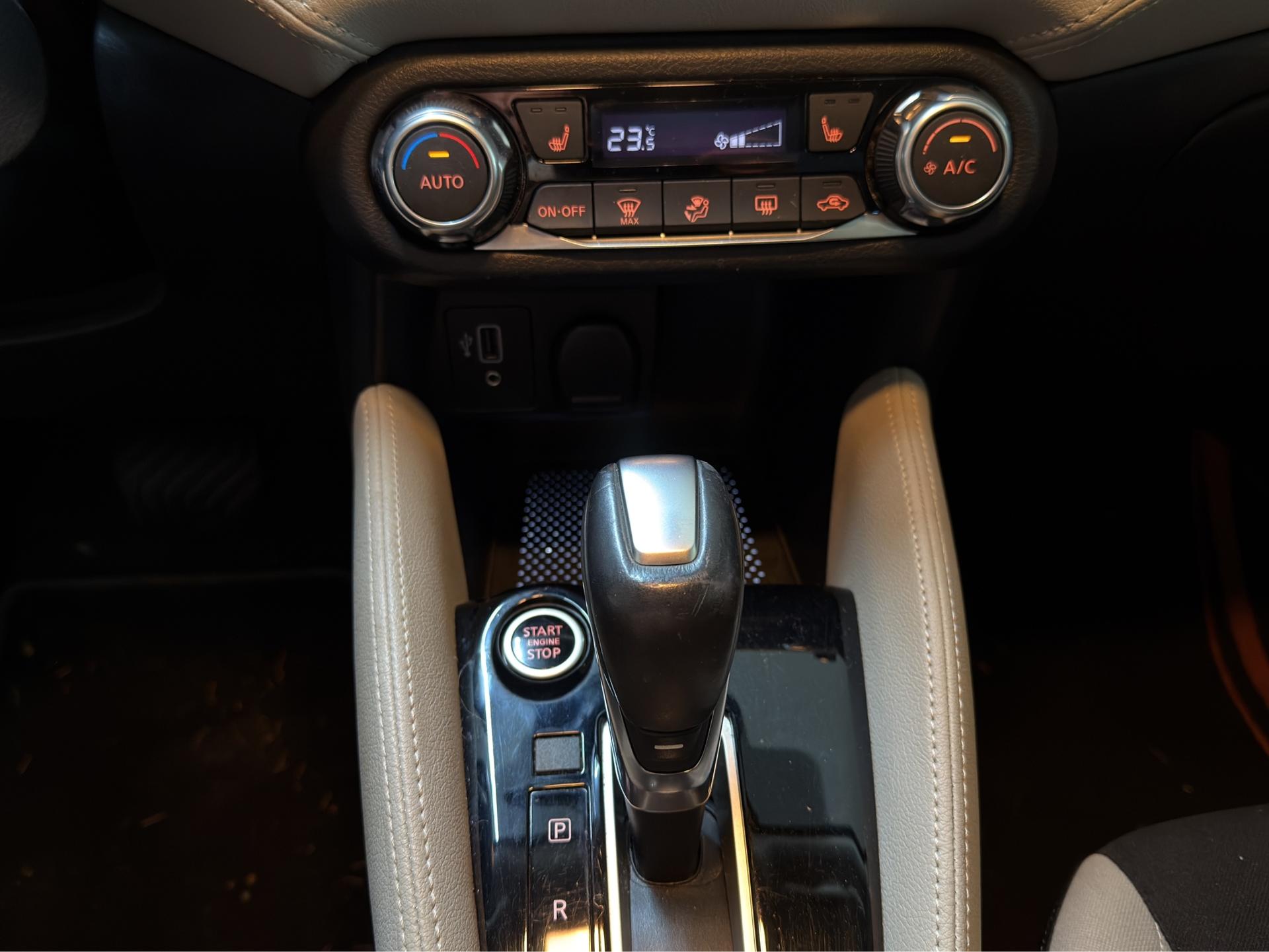 NISSAN Micra IG-T 100 tekna Xtronic-image-11