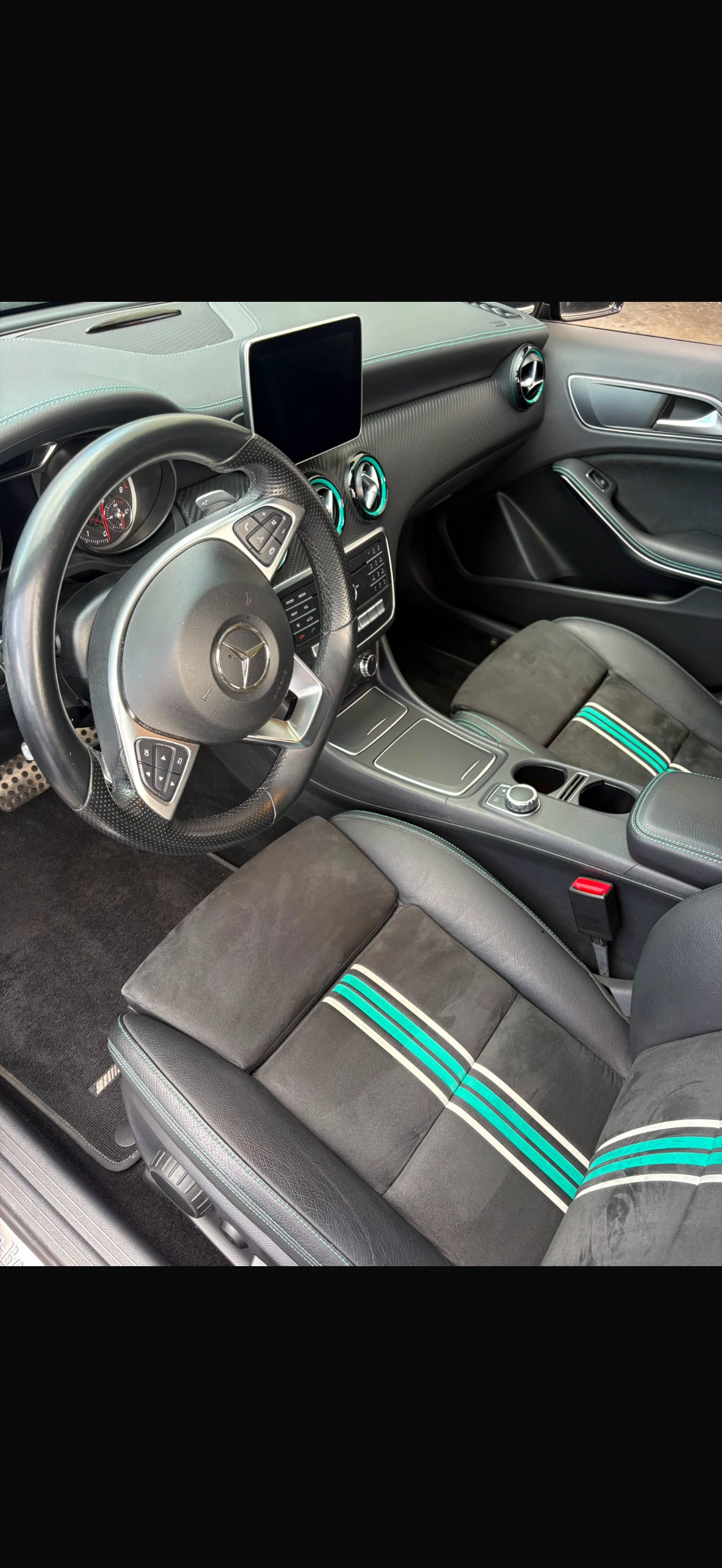 MERCEDES-BENZ A 250 Sport-image-4