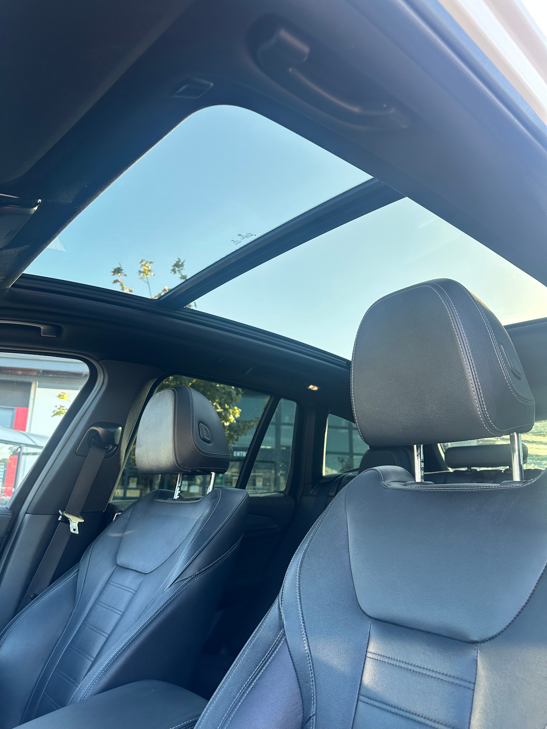 BMW M40i-image-12