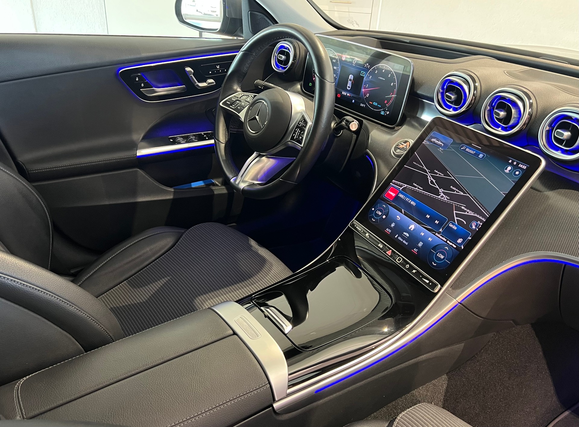 MERCEDES-BENZ C 200 Avantgarde +Neues Modell - Schweizer Fahrzeug*-image-6