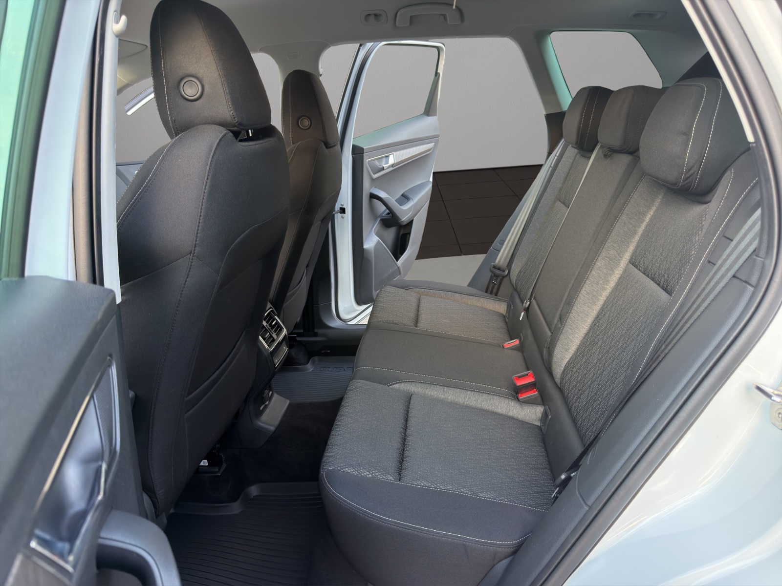SKODA Karoq 2.0 TDI CR Style 4x4 DSG-image-12