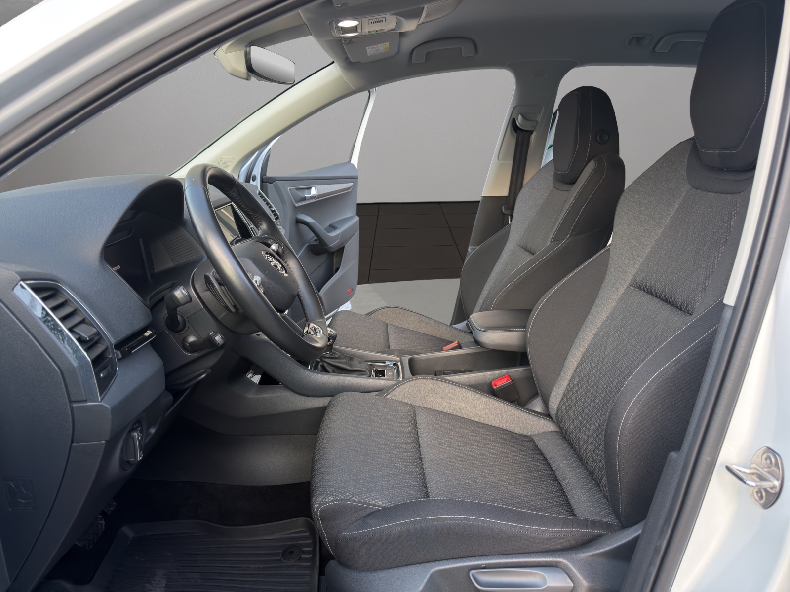 SKODA Karoq 2.0 TDI CR Style 4x4 DSG-image-8