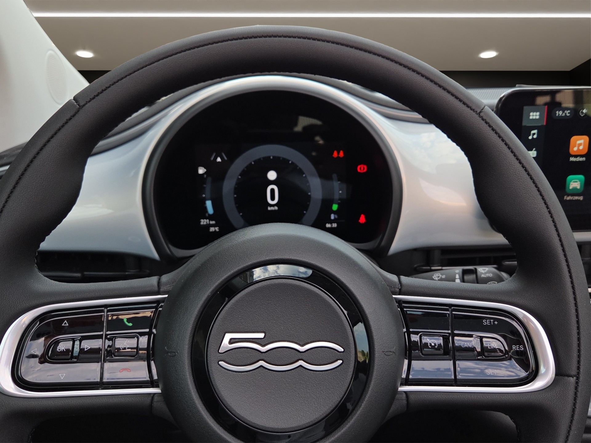 FIAT 500 Cabrio 1.0 Hybrid Dolce Vita-image-8