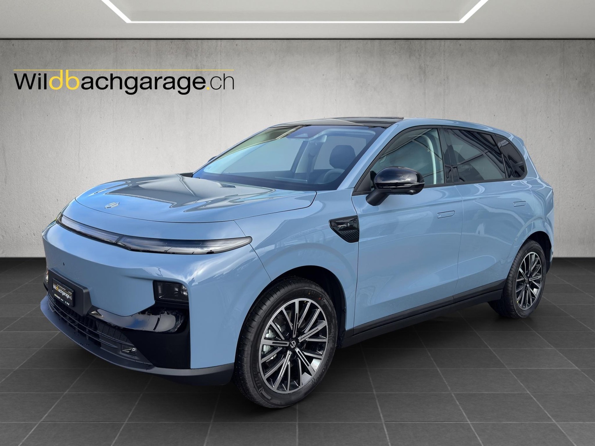 LEAPMOTOR B10 EV-image-0