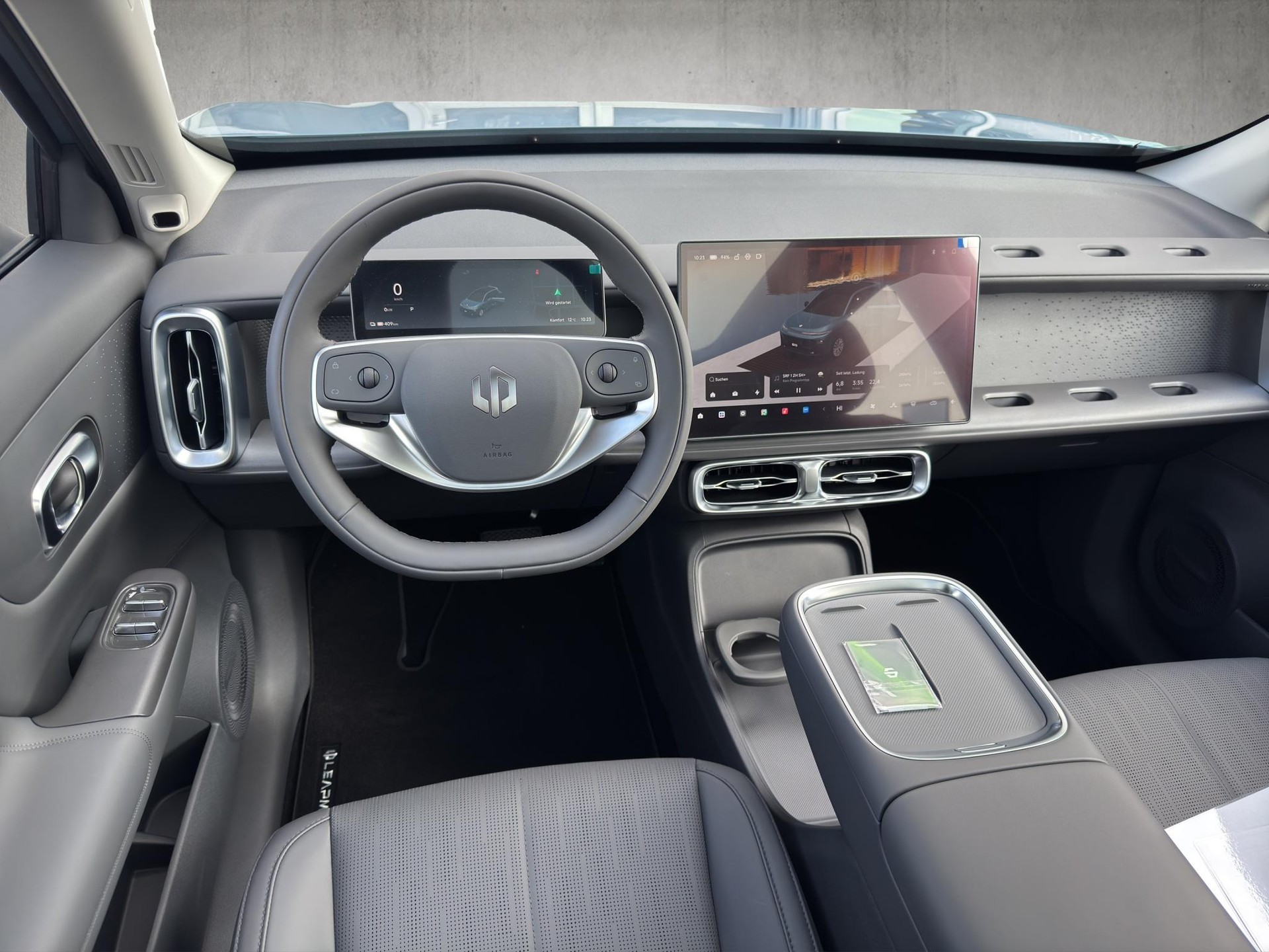 LEAPMOTOR B10 EV-image-14