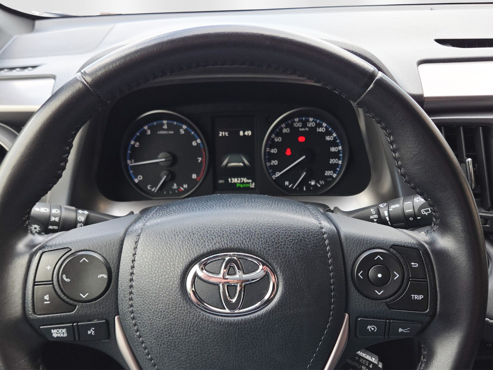 TOYOTA RAV-4 2.0 Style-image-13