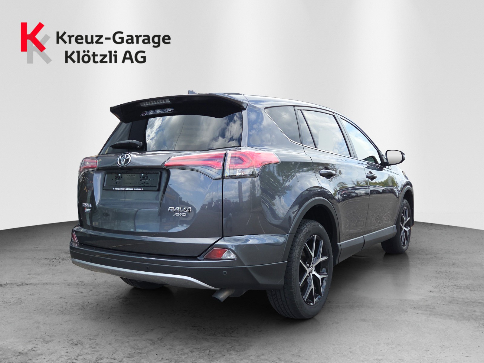 TOYOTA RAV-4 2.0 Style-image-2