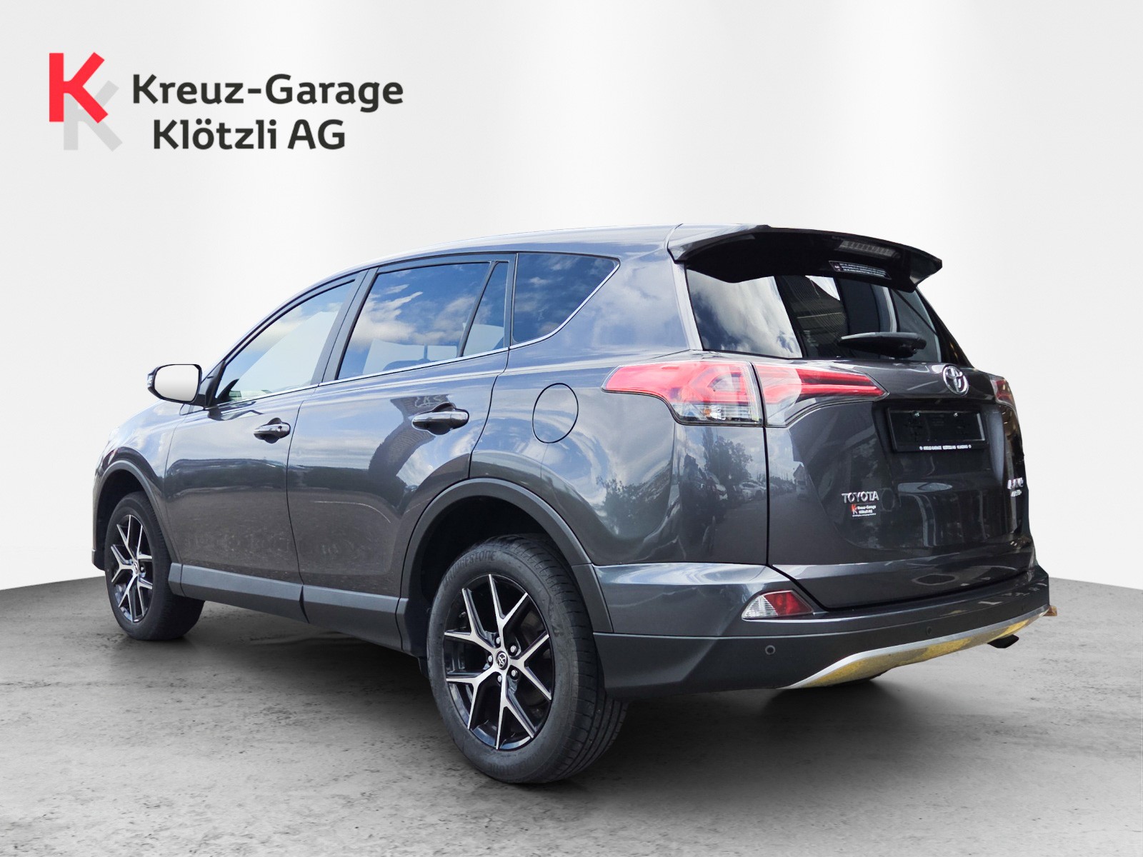 TOYOTA RAV-4 2.0 Style-image-4