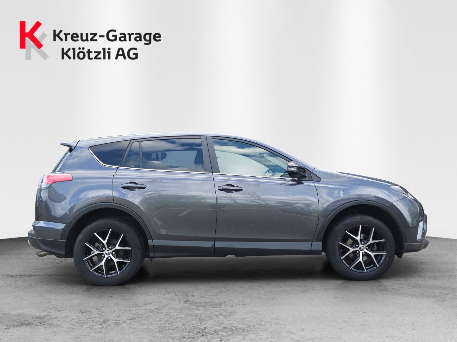 TOYOTA RAV-4 2.0 Style-image-1