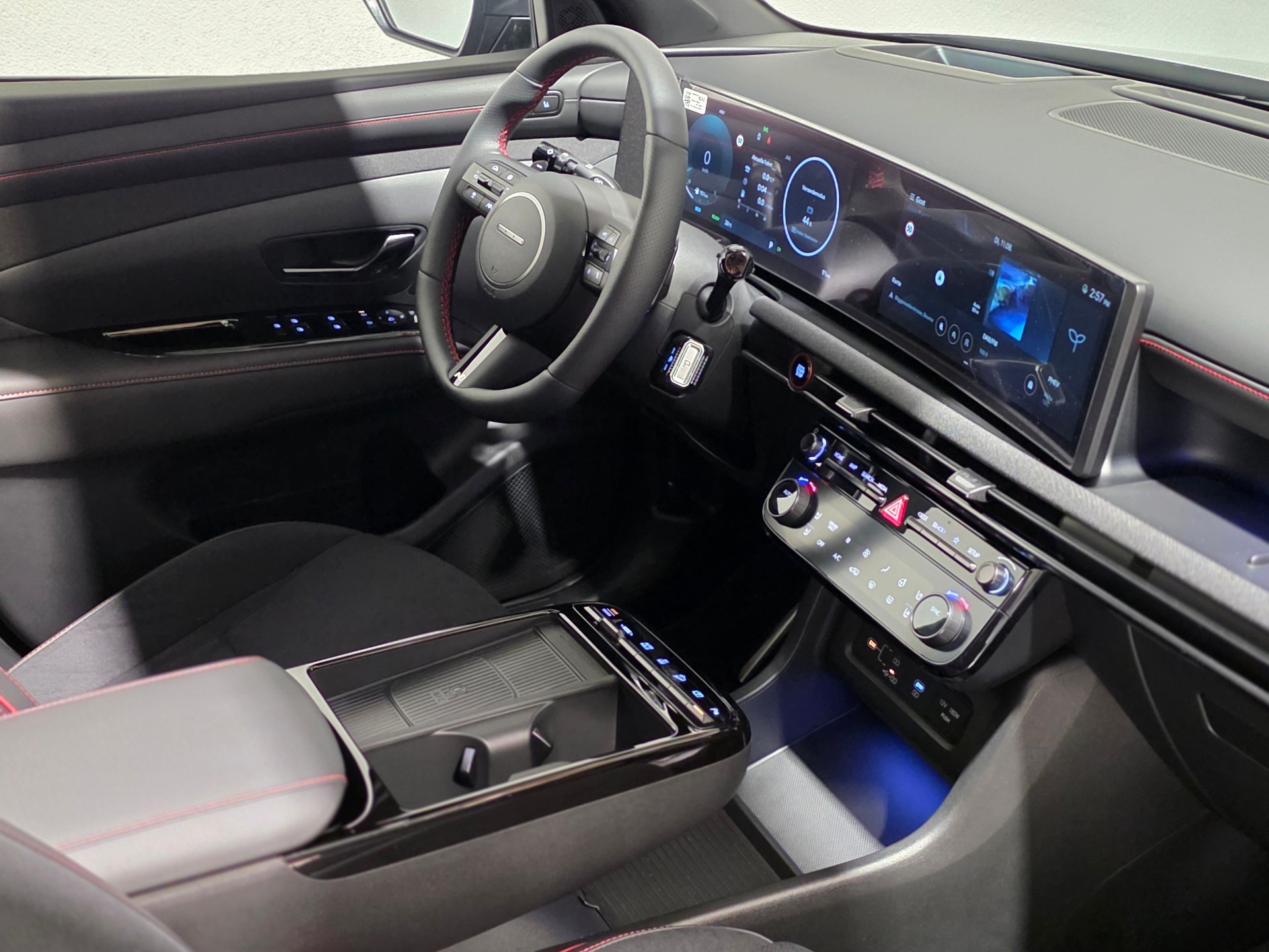 HYUNDAI Tucson 1.6 TGDI PHEV N-Line LUX Pack 4WD-image-17