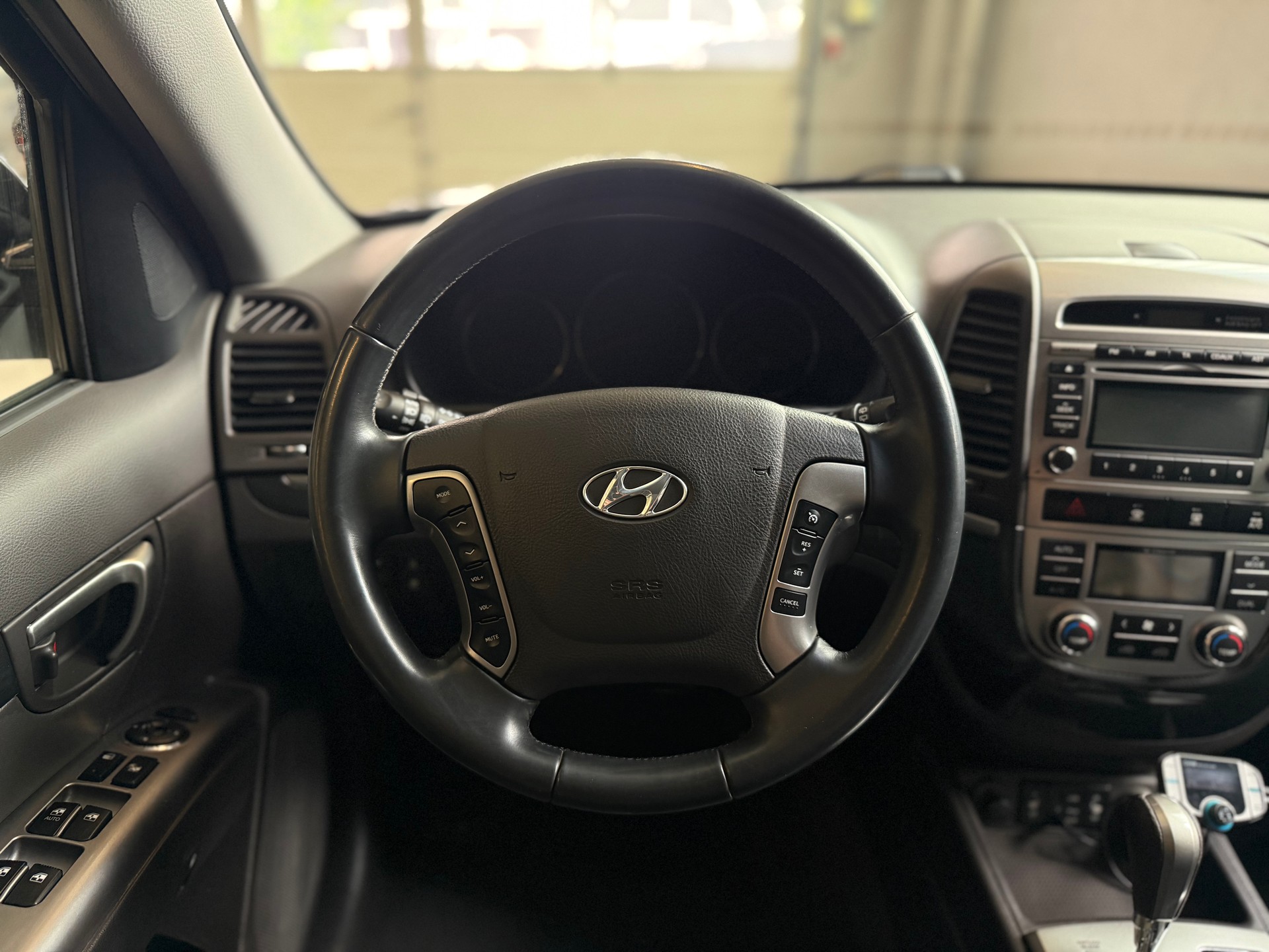 HYUNDAI Santa Fe 2.2 CRDI Swiss Plus Edition 4WD Automatic-image-13