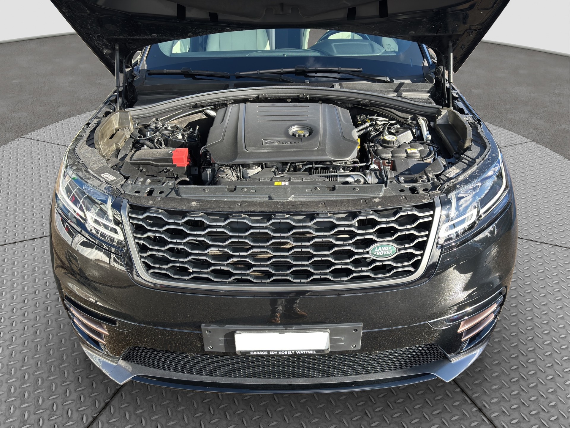 LAND ROVER Range Rover Velar R-Dynamic D 240 SE Automatic-image-24