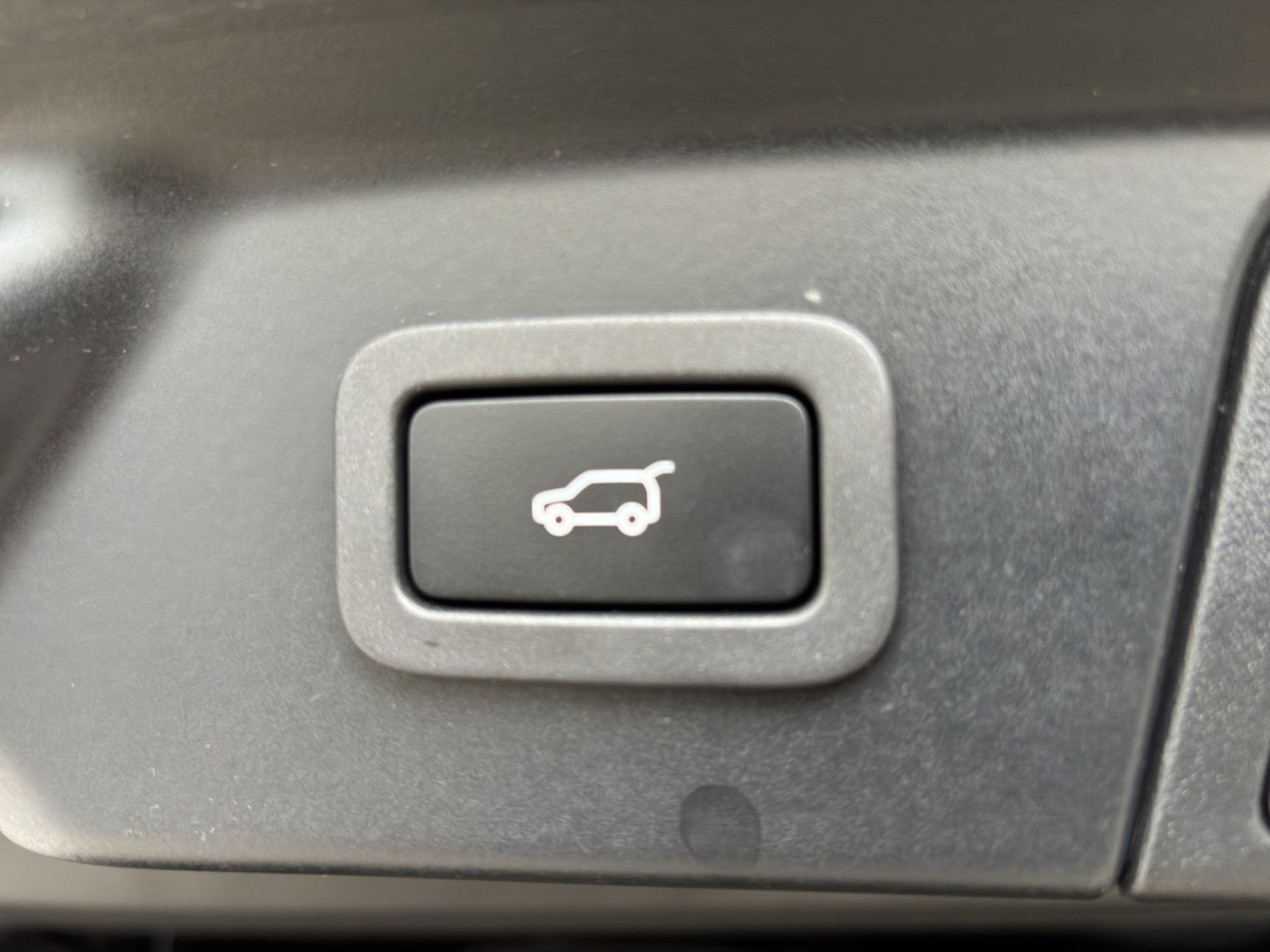 LAND ROVER Range Rover Velar R-Dynamic D 240 SE Automatic-image-18