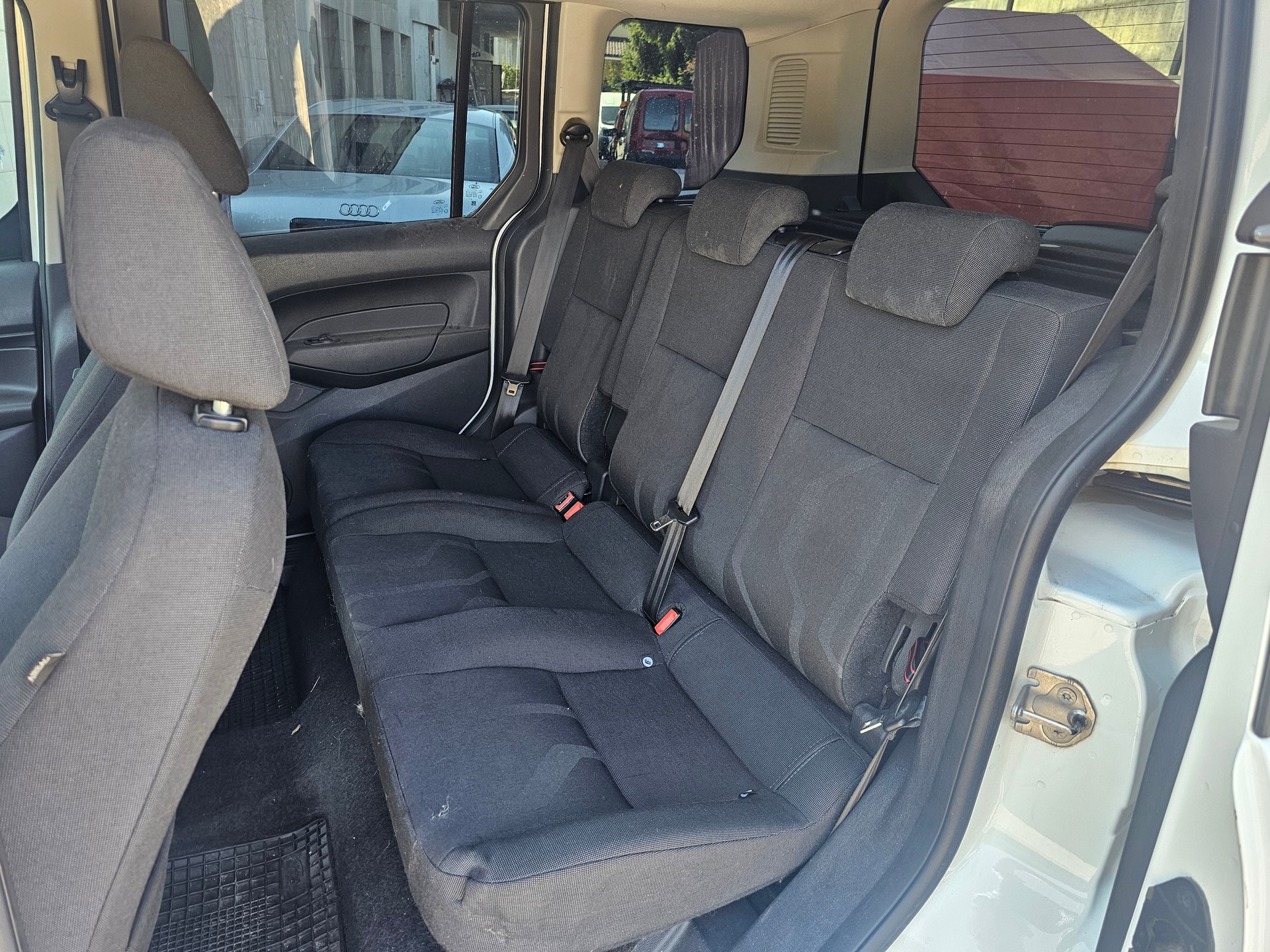 FORD Tourneo Connect 1.5 TDCi Ambiente-image-5