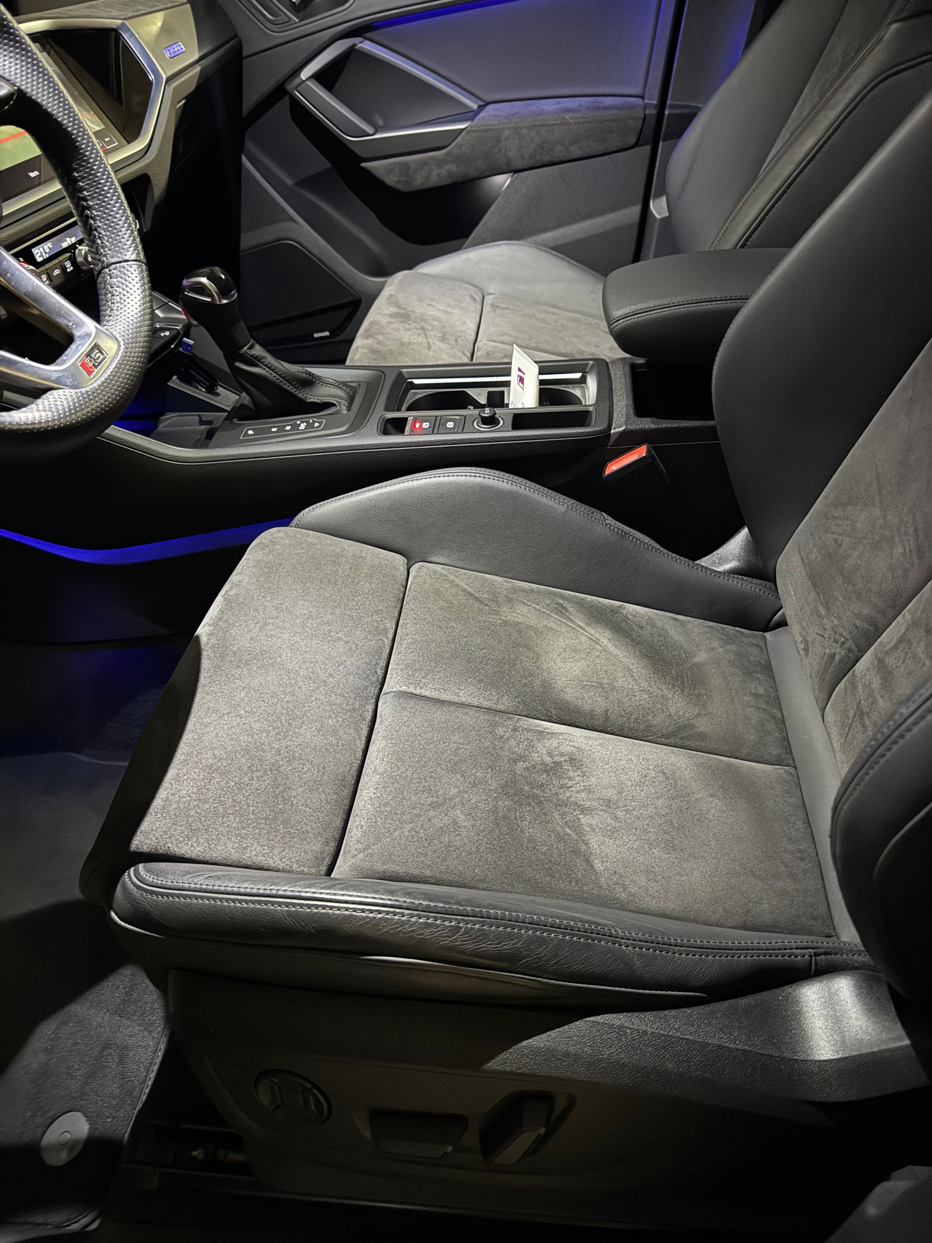 AUDI 2.5 TFSI quattro S-Tronic-image-4