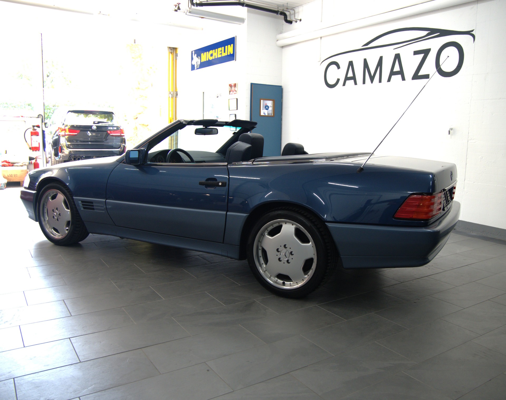 MERCEDES-BENZ SL 300-image-9