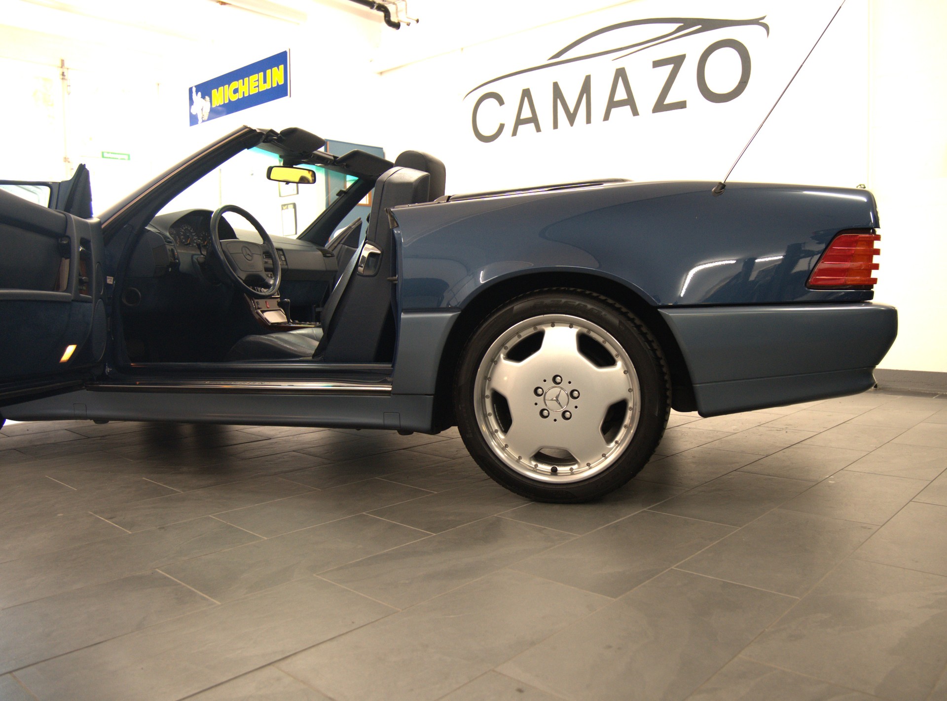 MERCEDES-BENZ SL 300-image-4