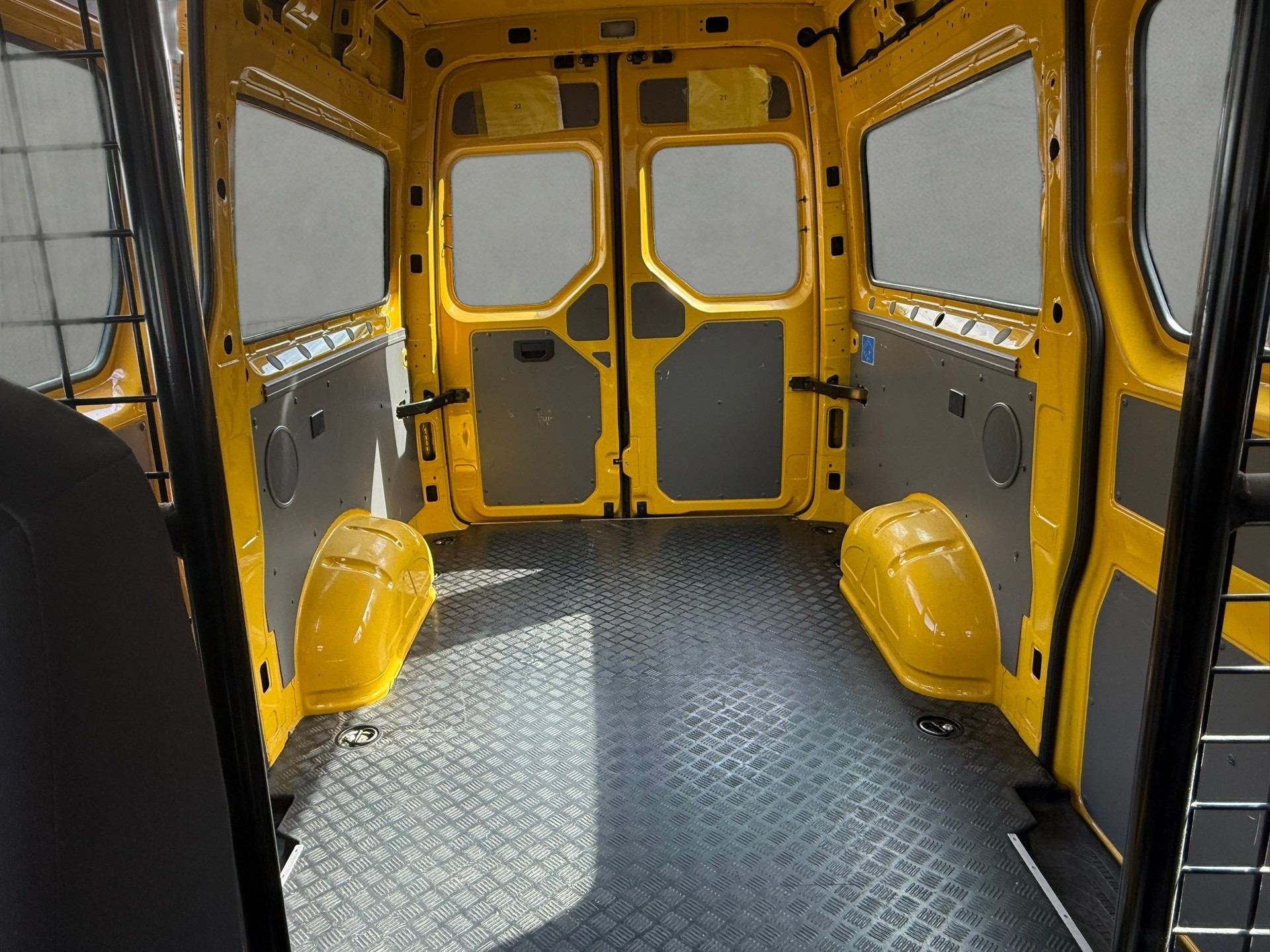 VW Crafter 35 2.0 TDI Entry L3 A-image-14