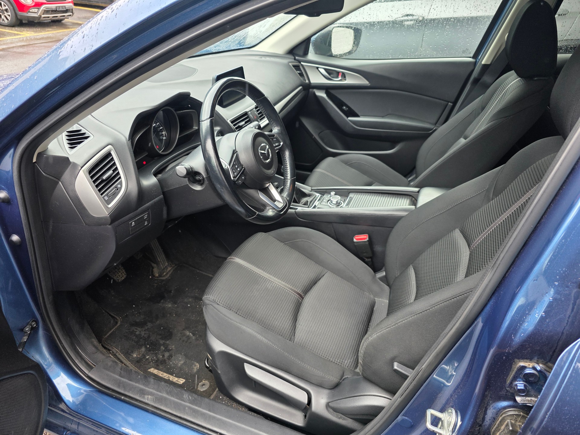 MAZDA 3 SKYACTIV-D 105 Ambition Plus-image-5