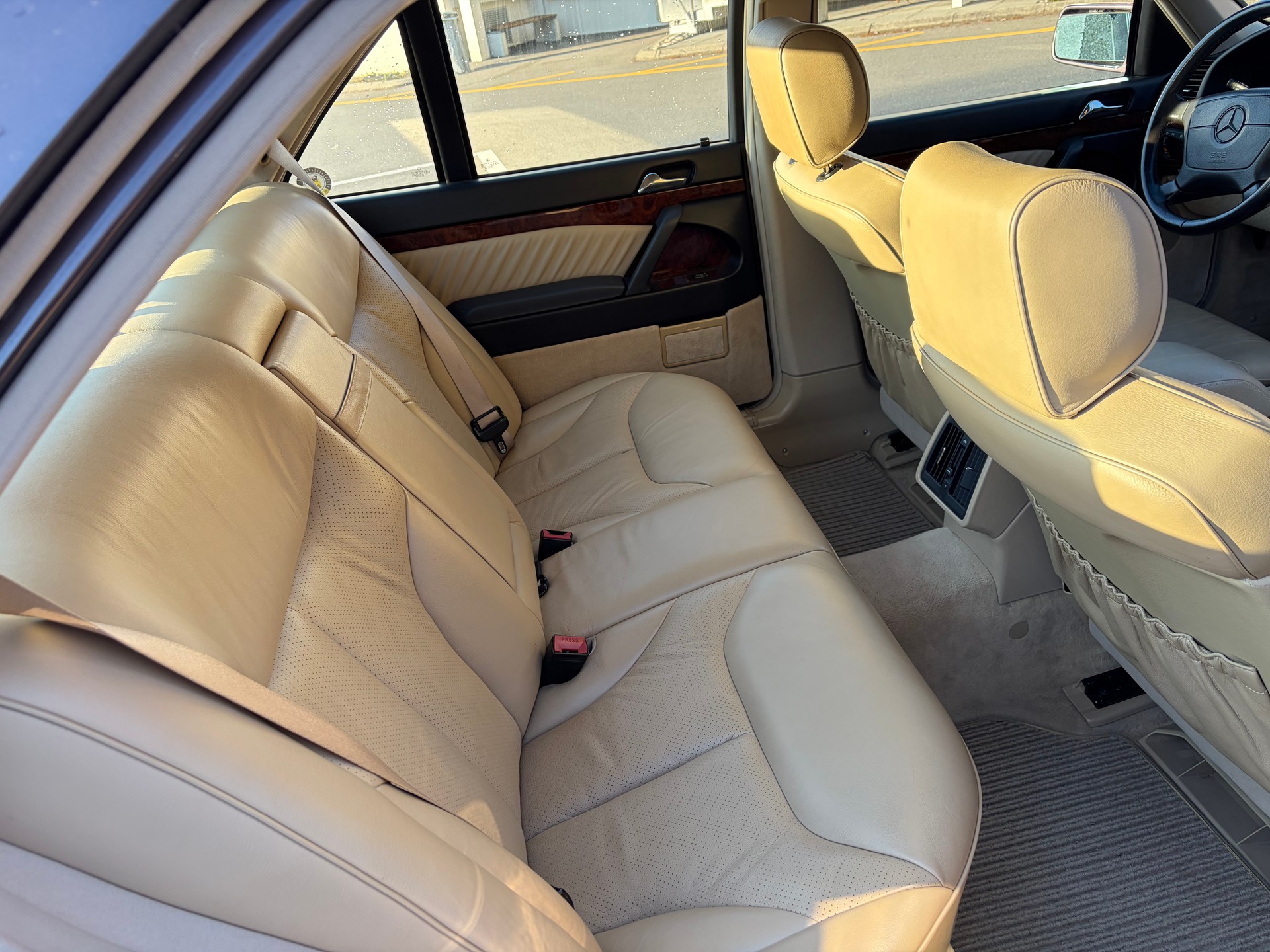 MERCEDES-BENZ 300 SE-image-3