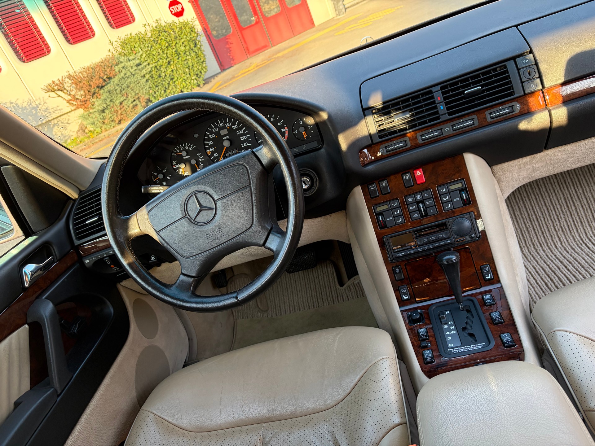 MERCEDES-BENZ 300 SE-image-4