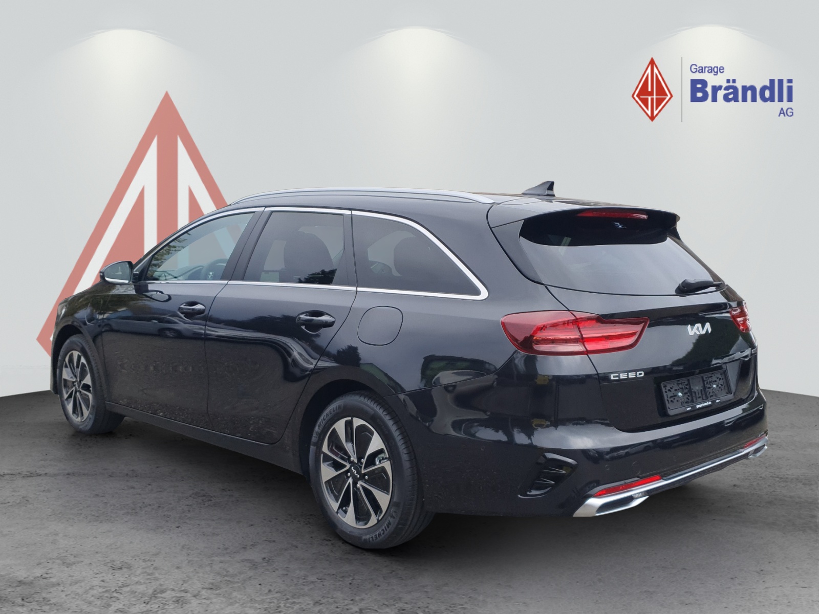 KIA Ceed SW 1.6 GDi Plug-in Hybrid Style-showroom-element-3