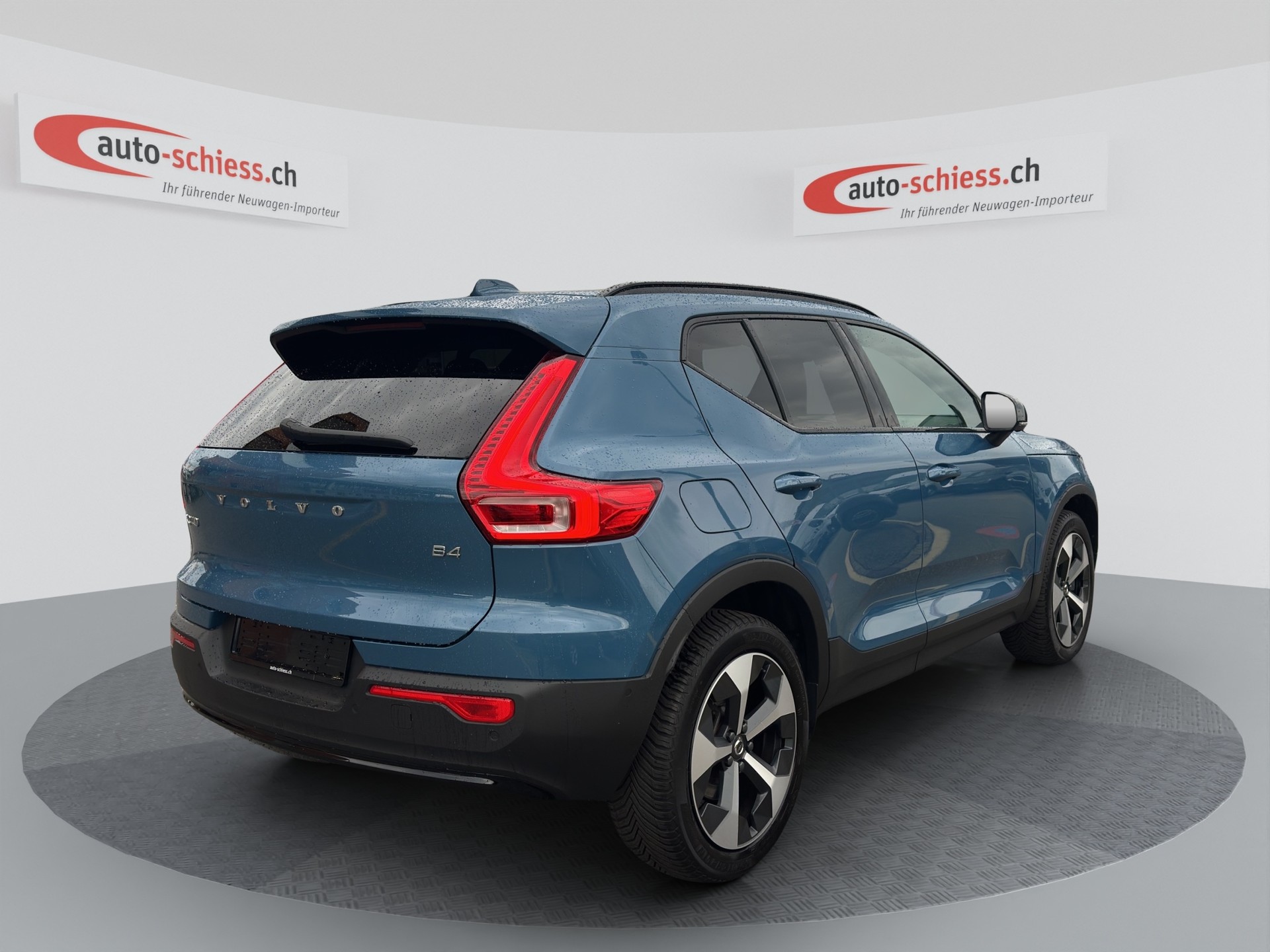 VOLVO XC40 B4 Benzin Mild Hybrid Plus Dark DCT-image-5