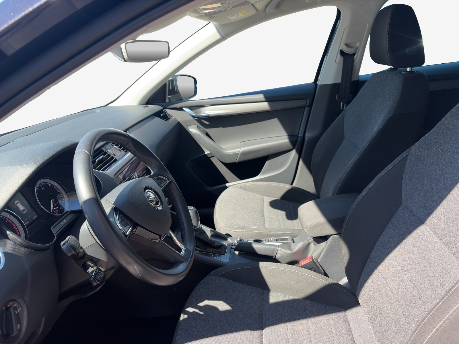 SKODA Octavia Combi 2.0 TSI Soleil 4x4 DSG-image-7