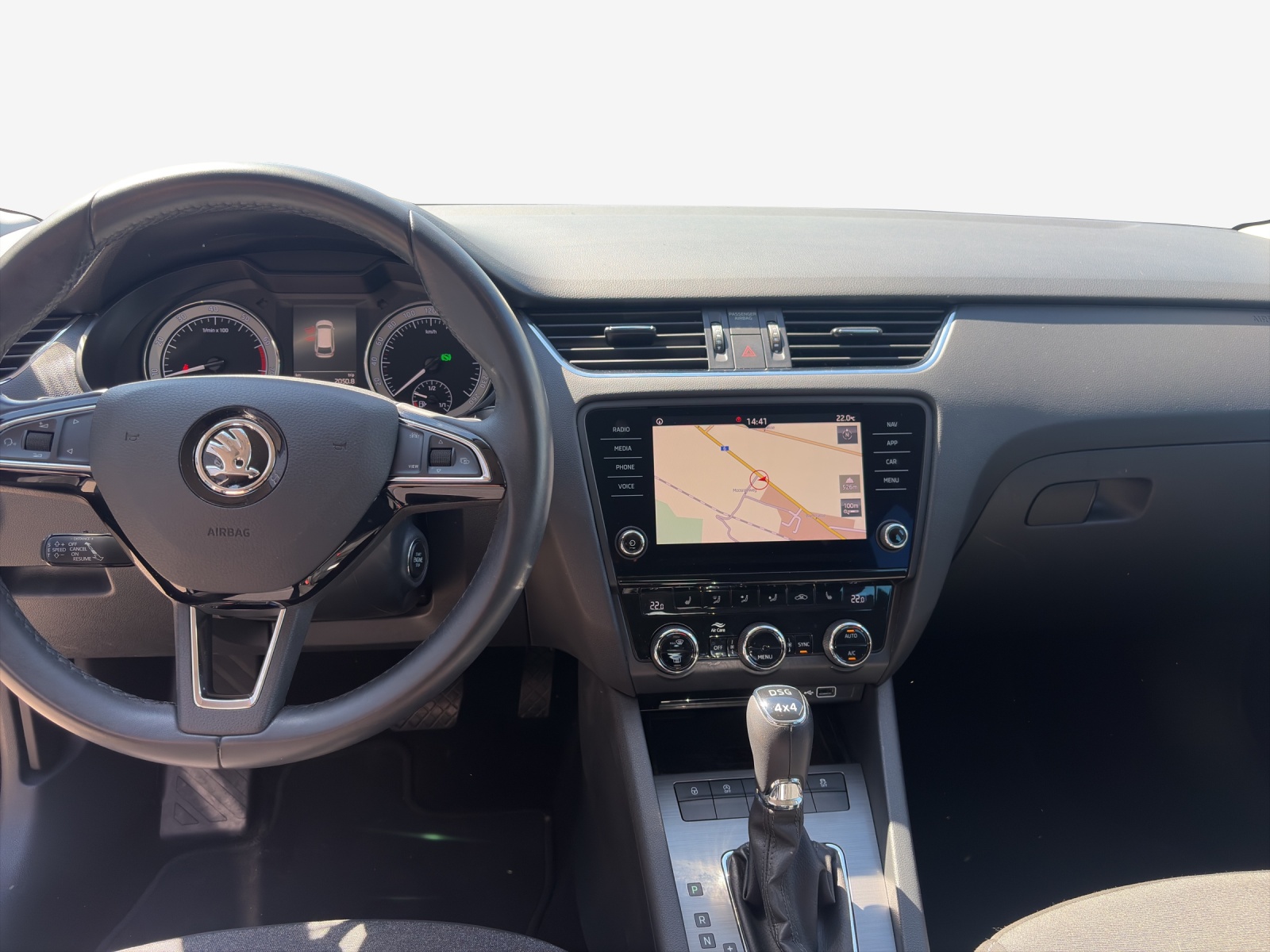 SKODA Octavia Combi 2.0 TSI Soleil 4x4 DSG-image-8