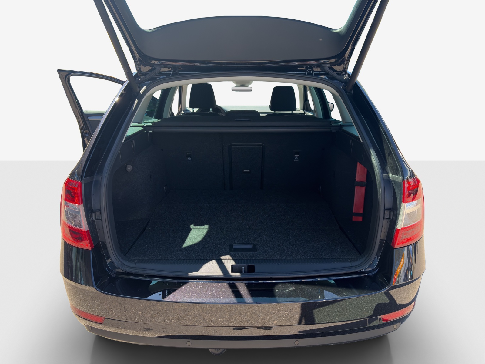 SKODA Octavia Combi 2.0 TSI Soleil 4x4 DSG-image-12