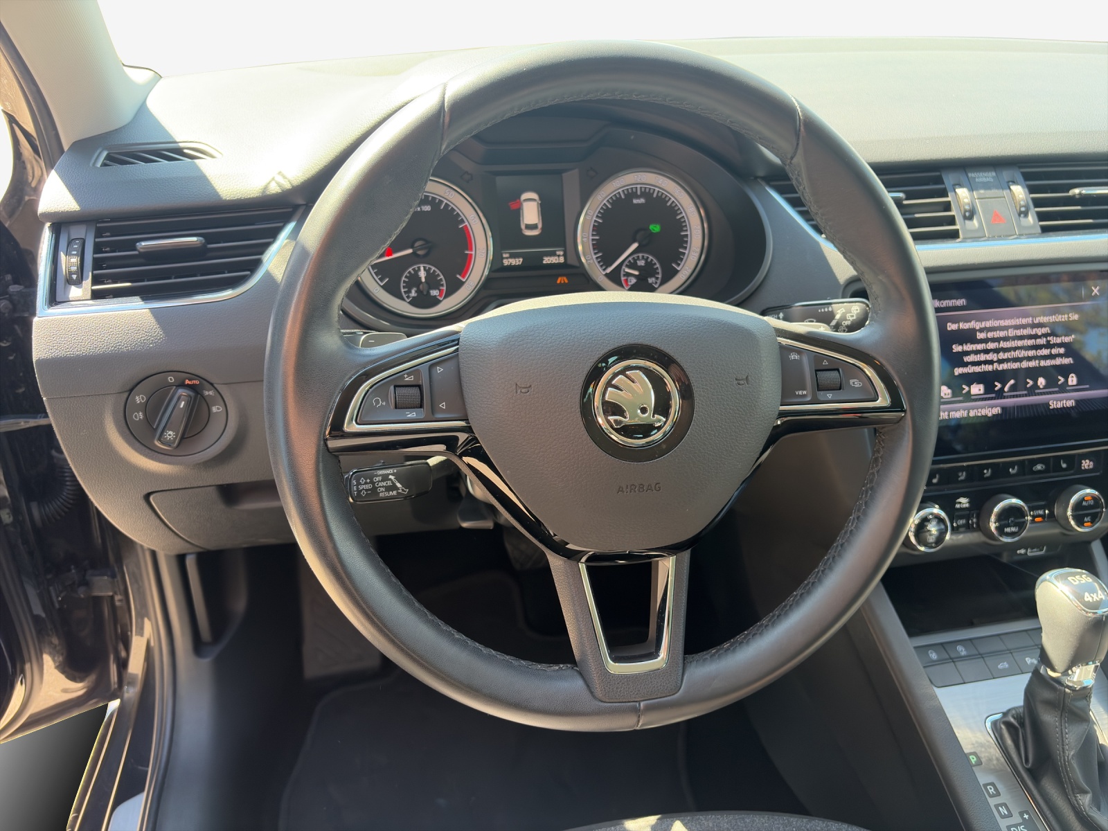 SKODA Octavia Combi 2.0 TSI Soleil 4x4 DSG-image-9