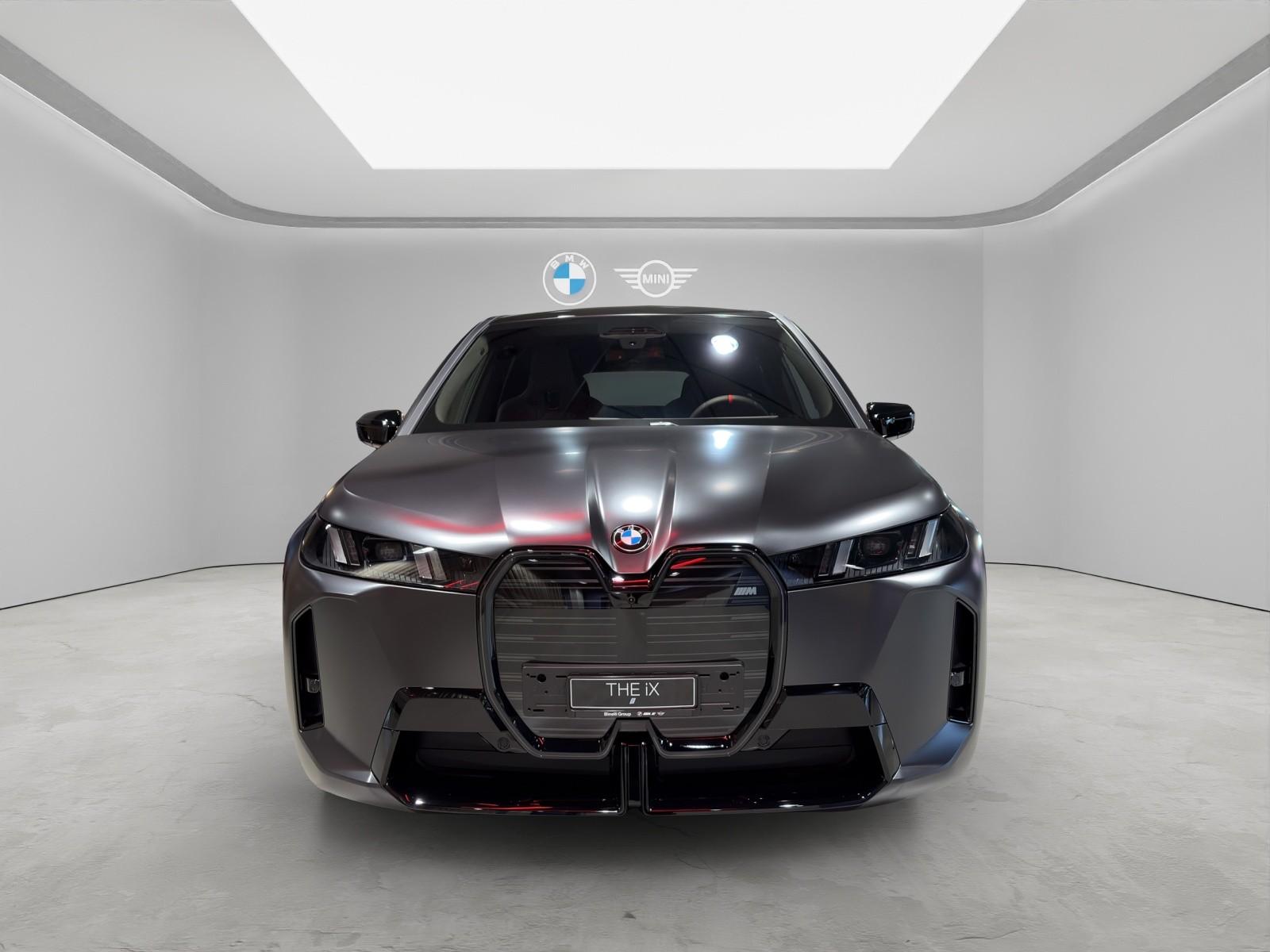 BMW iX M70-image-0