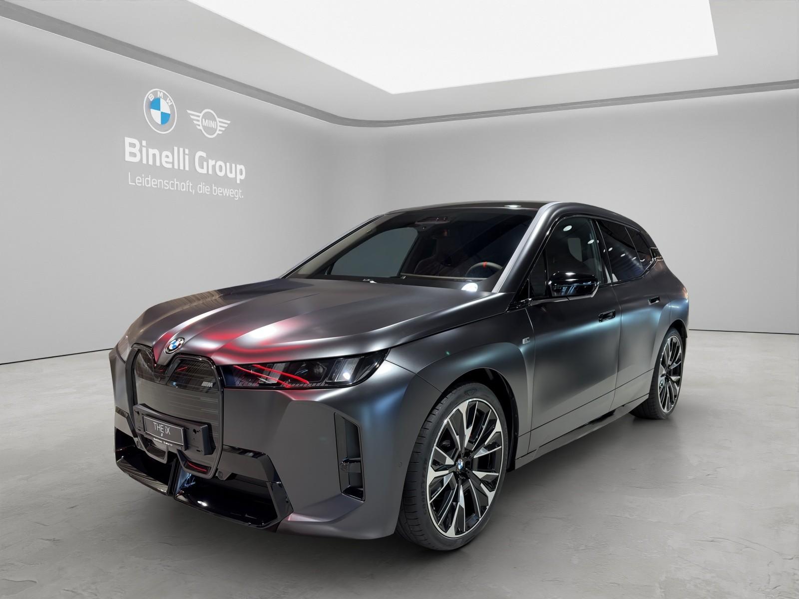 BMW iX M70-image-1