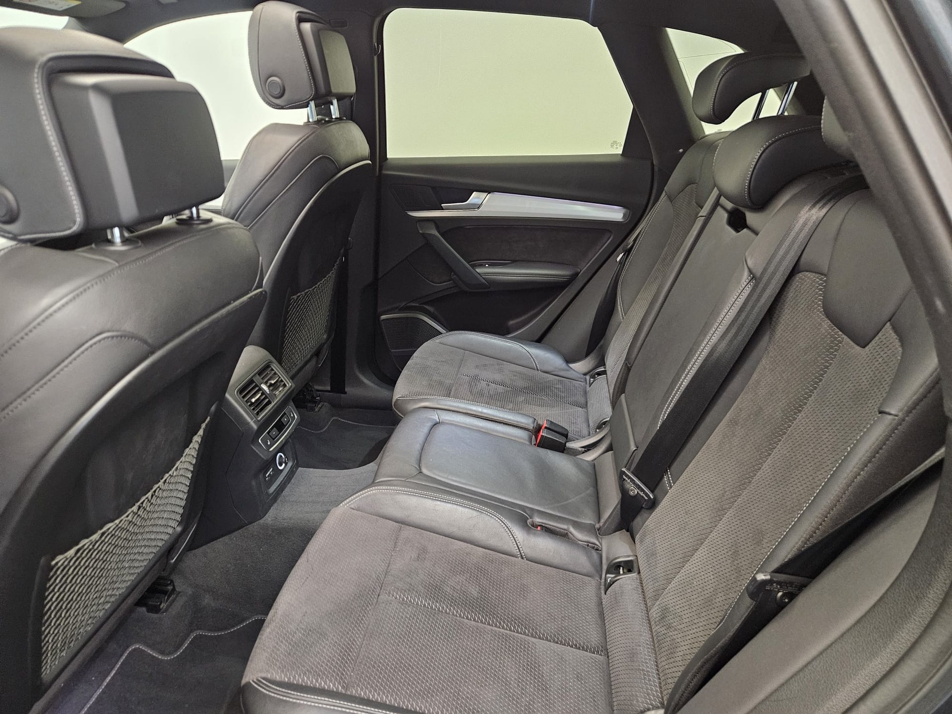 AUDI Q5 55 TFSI e sport quattro-image-12