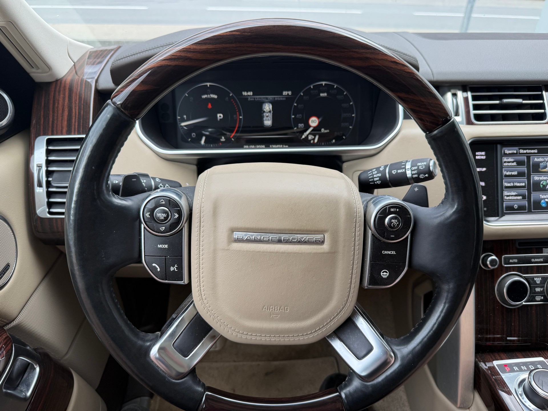 LAND ROVER Range Rover 3.0 TDV6 Vogue Automatic * FÜR EXPORT* AB PLATZ * 136'000 KM*-image-13