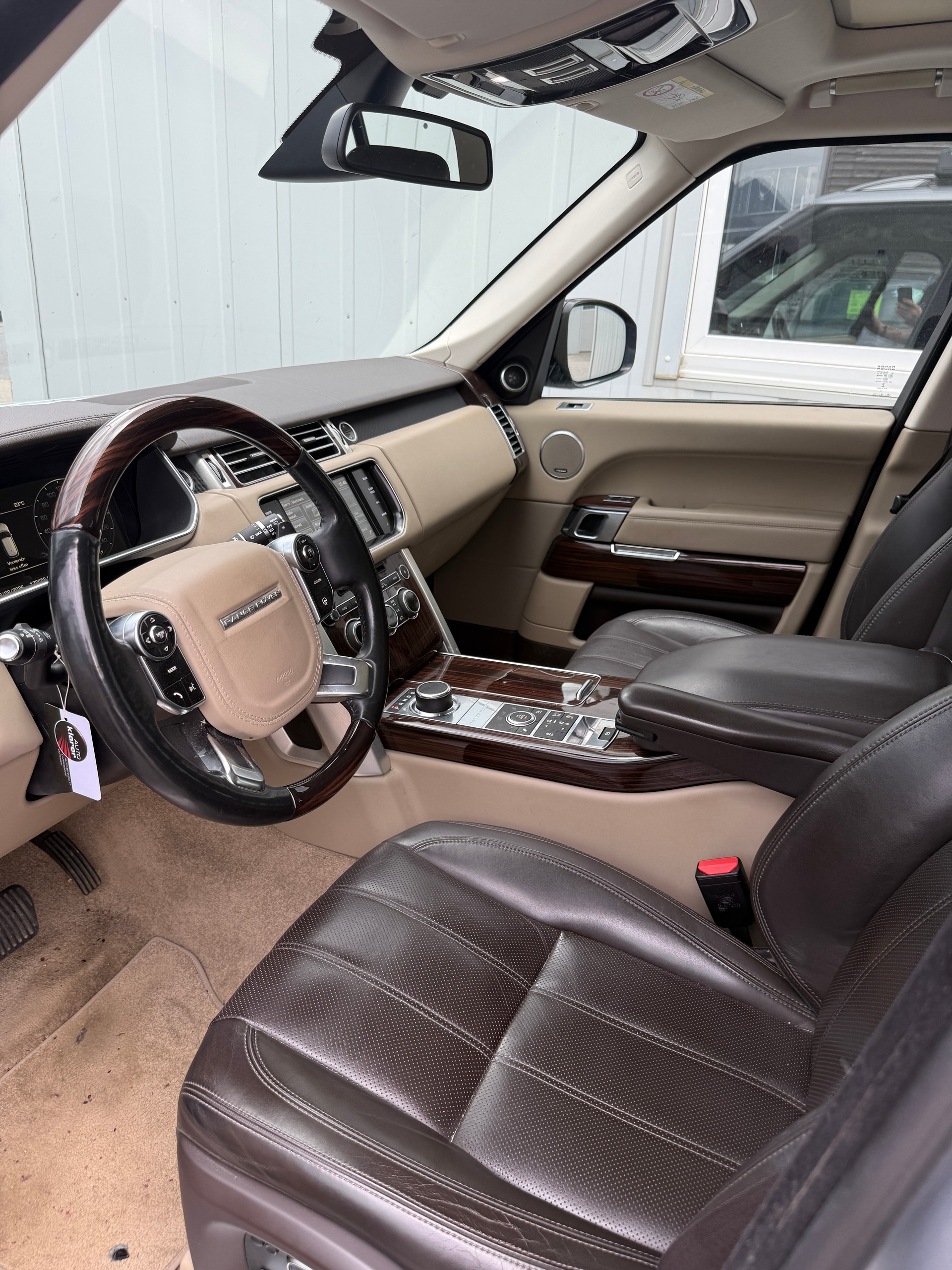 LAND ROVER Range Rover 3.0 TDV6 Vogue Automatic * FÜR EXPORT* AB PLATZ * 136'000 KM*-image-10